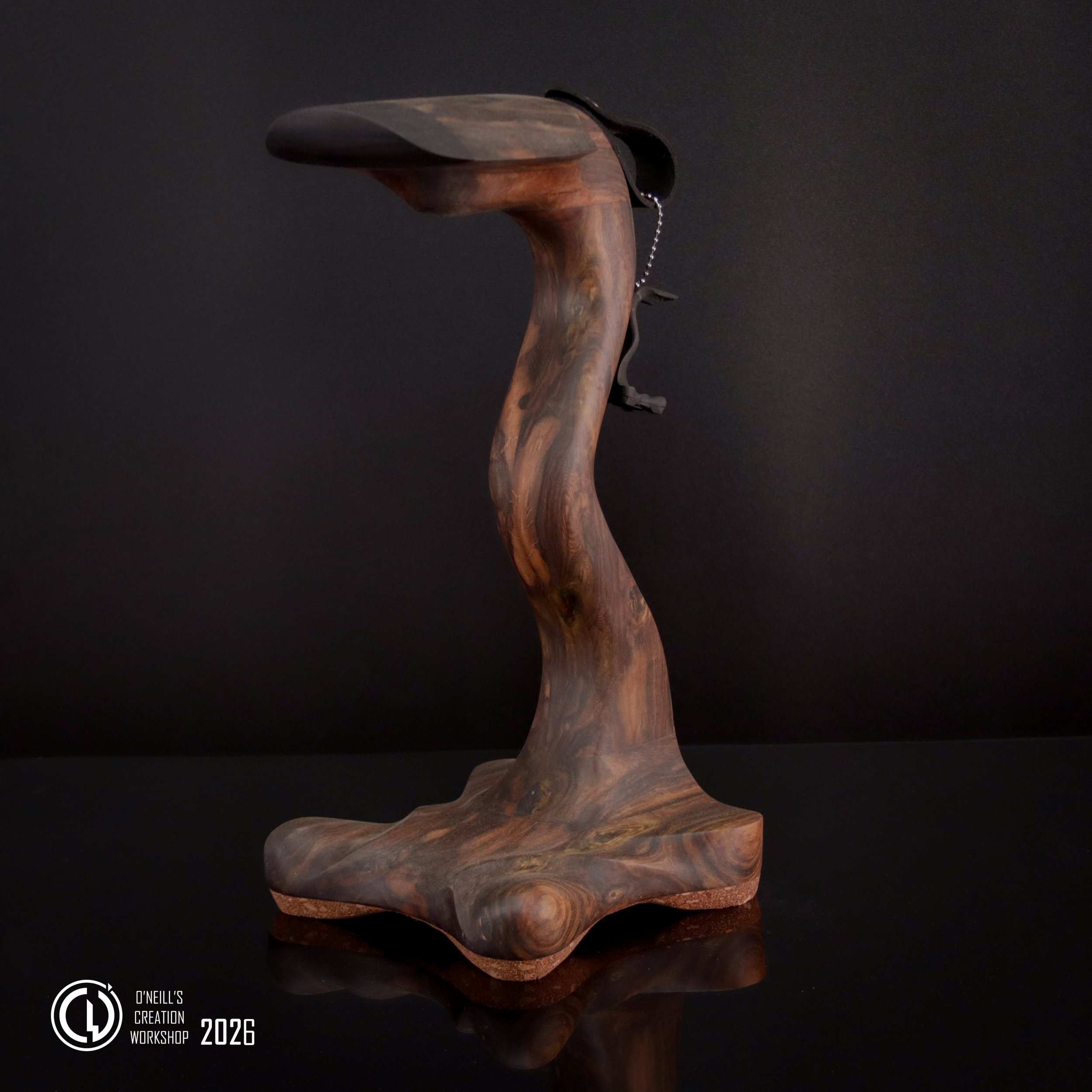 Blackheart-wood-R2-grumpy-goose-headphone-stand-2026 (4).jpg