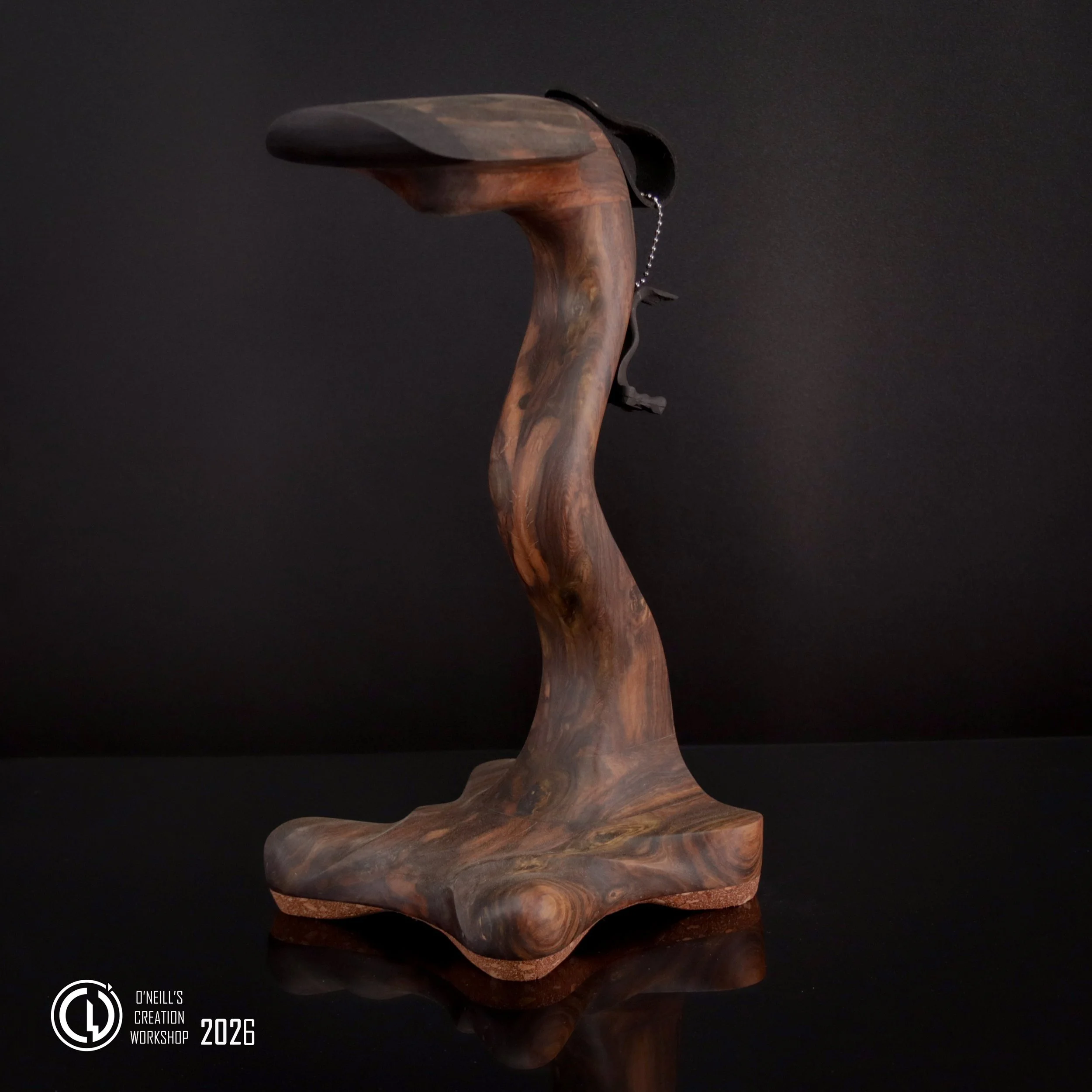 Blackheart-wood-R2-grumpy-goose-headphone-stand-2026 (4).jpg