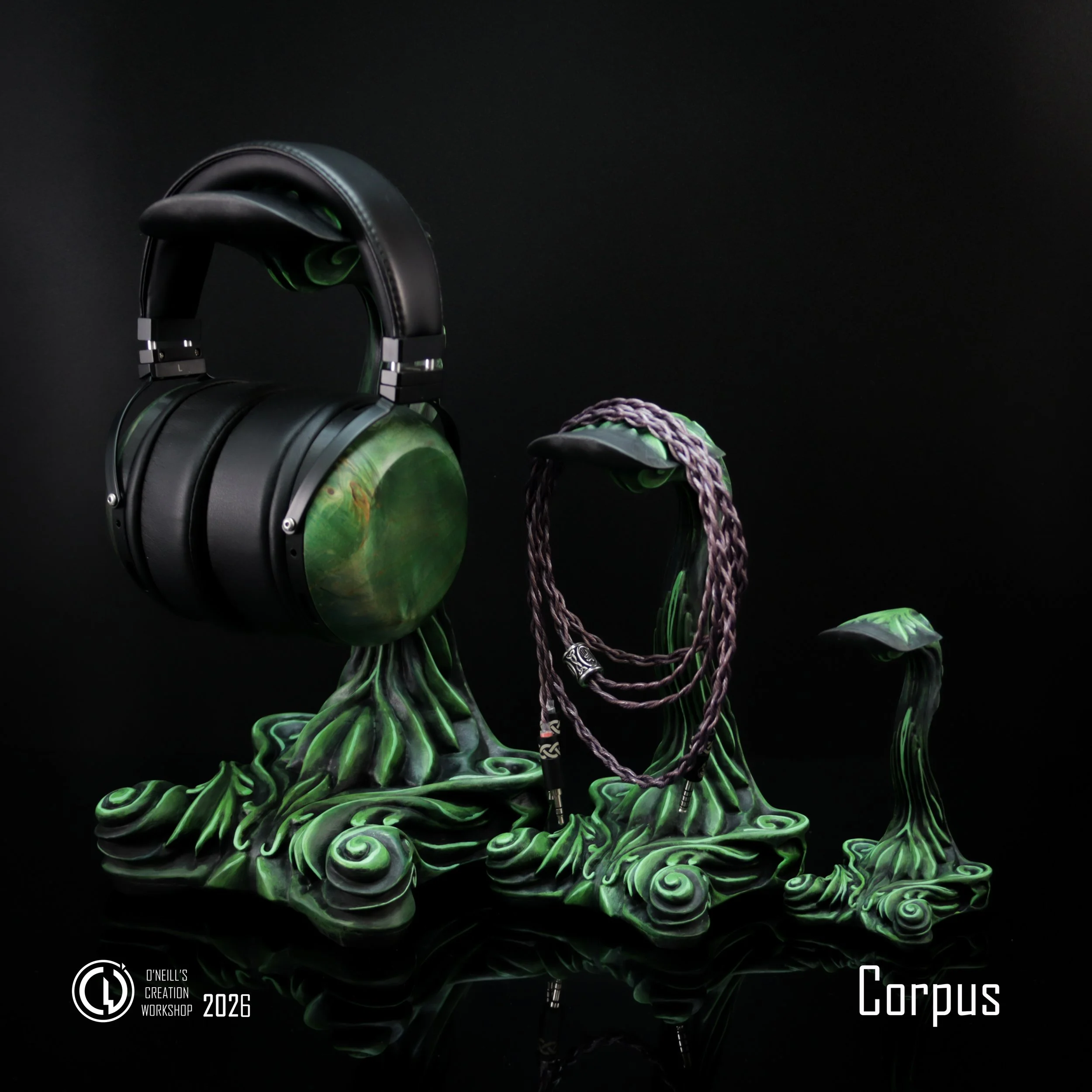 Corpus_Green_All_size_Grumpy_Goose_headphone_stand.jpg