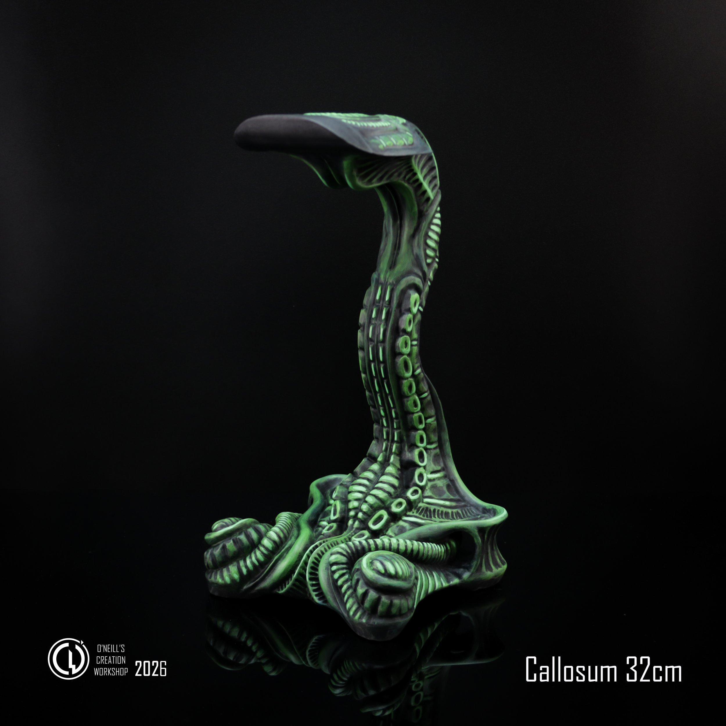 Callosum_Green_Full_size_Grumpy_Goose_headphone_stand (4).jpg