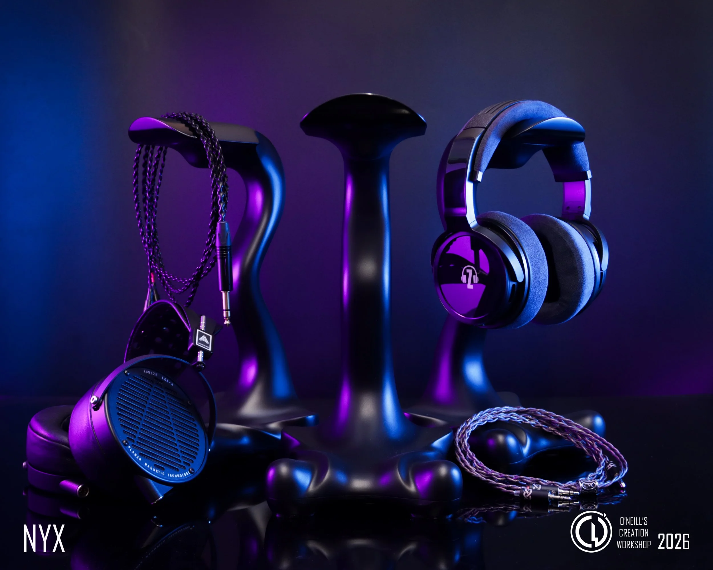 NYX-Grumpy-Goose-Headphone-Stand-purple-blue-light (3).jpg