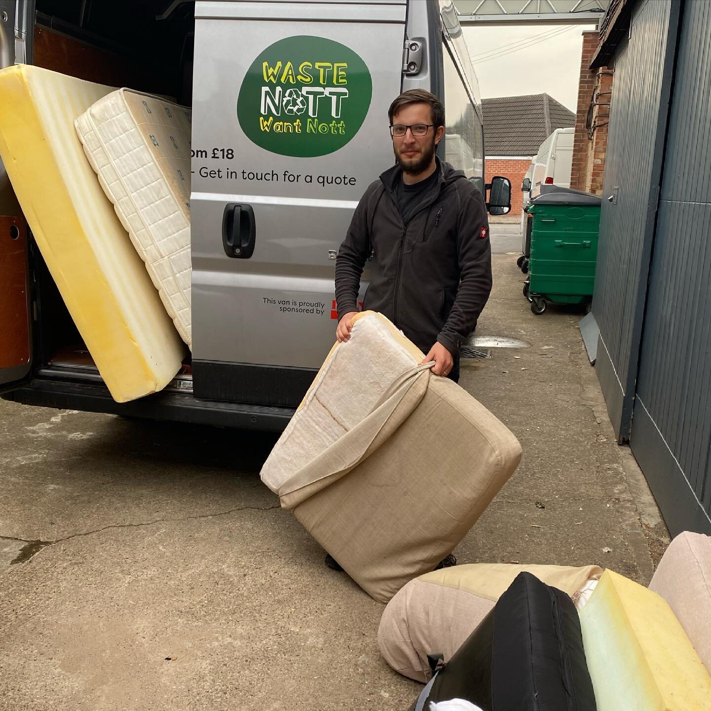 We cannot wait to see your #upcycledfurniture @changdoesthings &amp; @rossbrisk 🥰♻️🚛
.
What a great way to create the perfect sofa for your #campervanconversion and help the environment at the same time 👏🏼
.
Love our #notts community 🥰
.
.
#camp