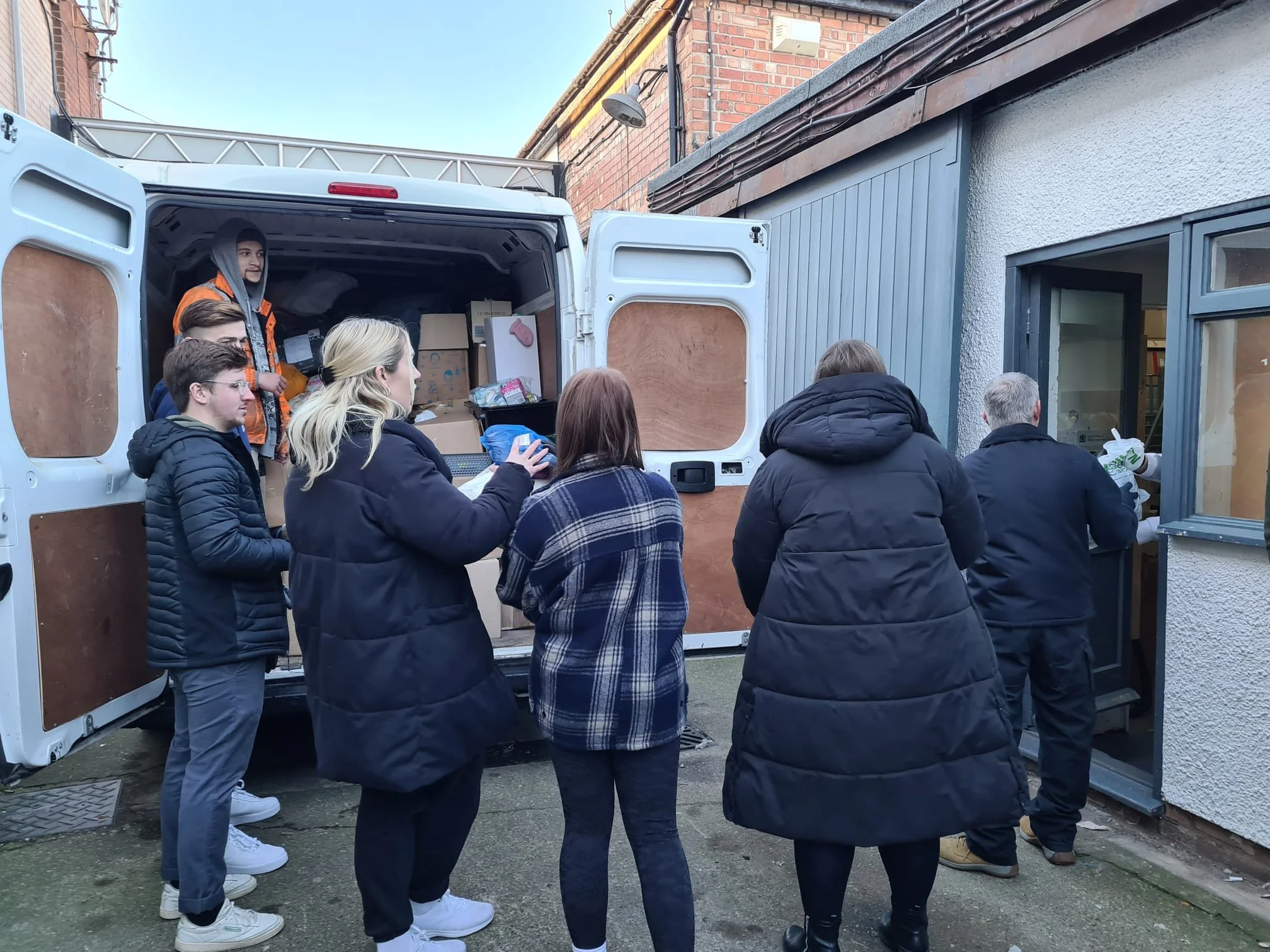 loading up van 1.jpeg