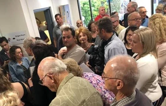 Crowds gather waiting to enter the gallery for the Nov 2018 Council meeting