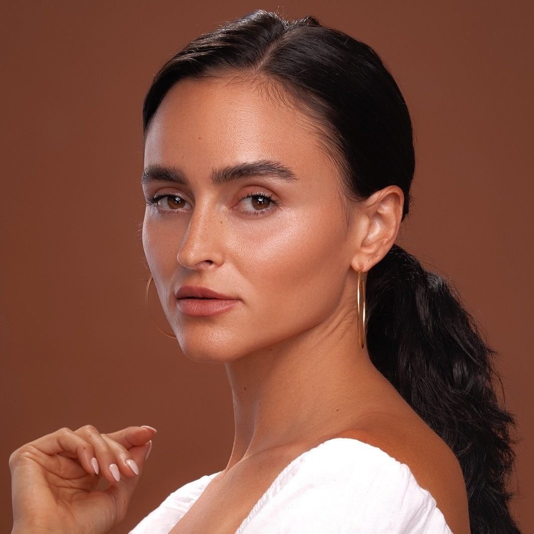 CHLOE SIXTO