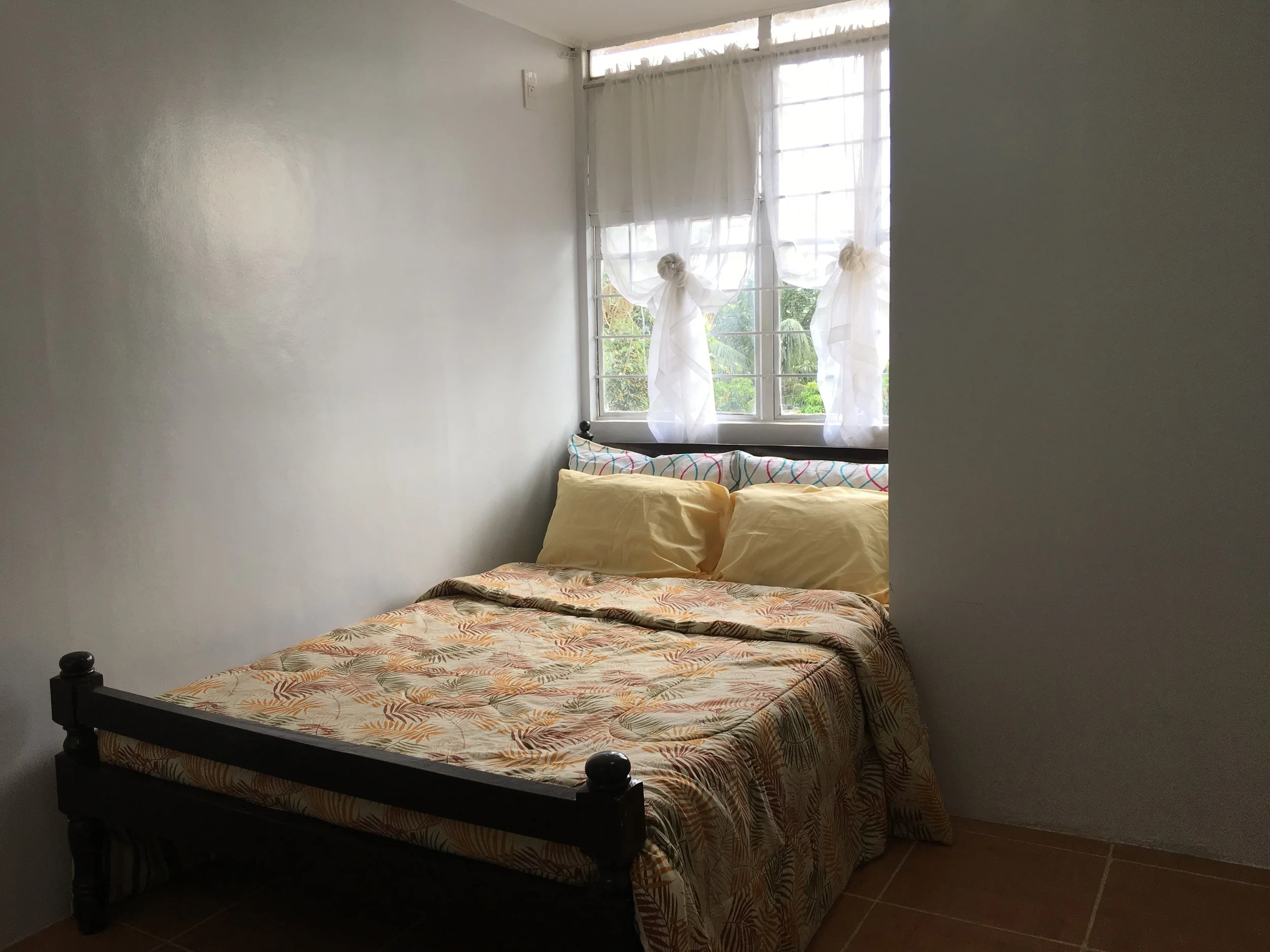 9 - Master Bedroom 1.JPG