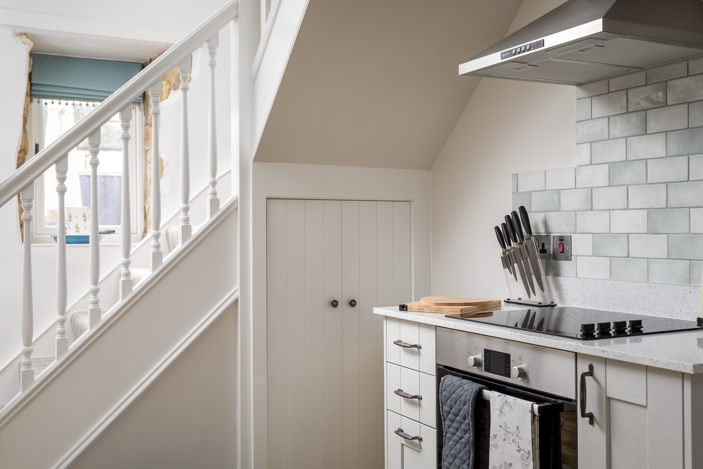 Kitchen: Oven and hob