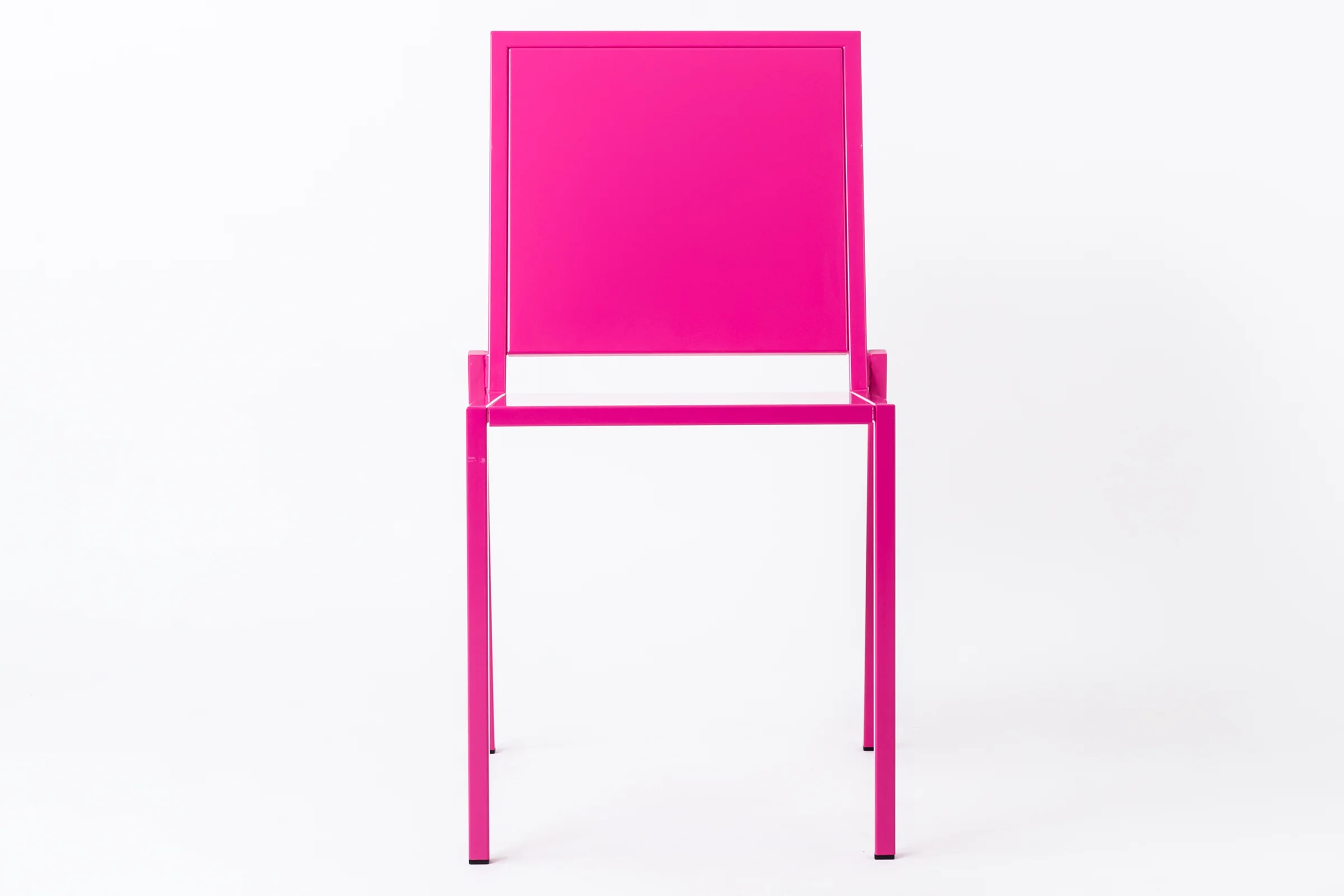 mllmtr_shop image 04_Bebe 20 MAGENTA_stackable terrace steel chair_front view _OFF WHITE BACKGROUND.jpg