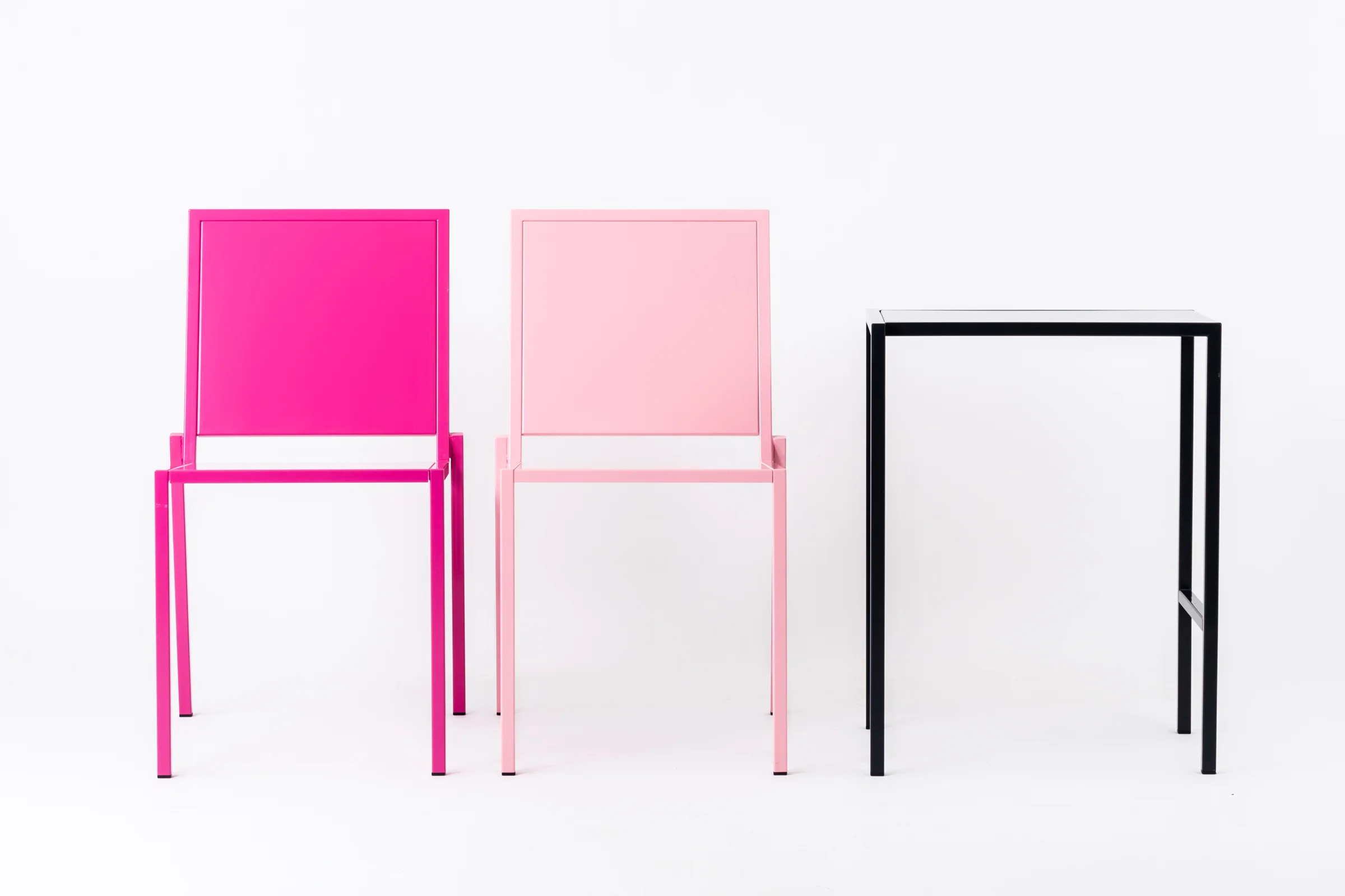 mllmtr_shop image 06_Bebe 20 PINK MAGENTA_Bebe TS BLACK_stackable terrace steel chair_side table_in row_front view _OFF WHITE BACKGROUND.jpg