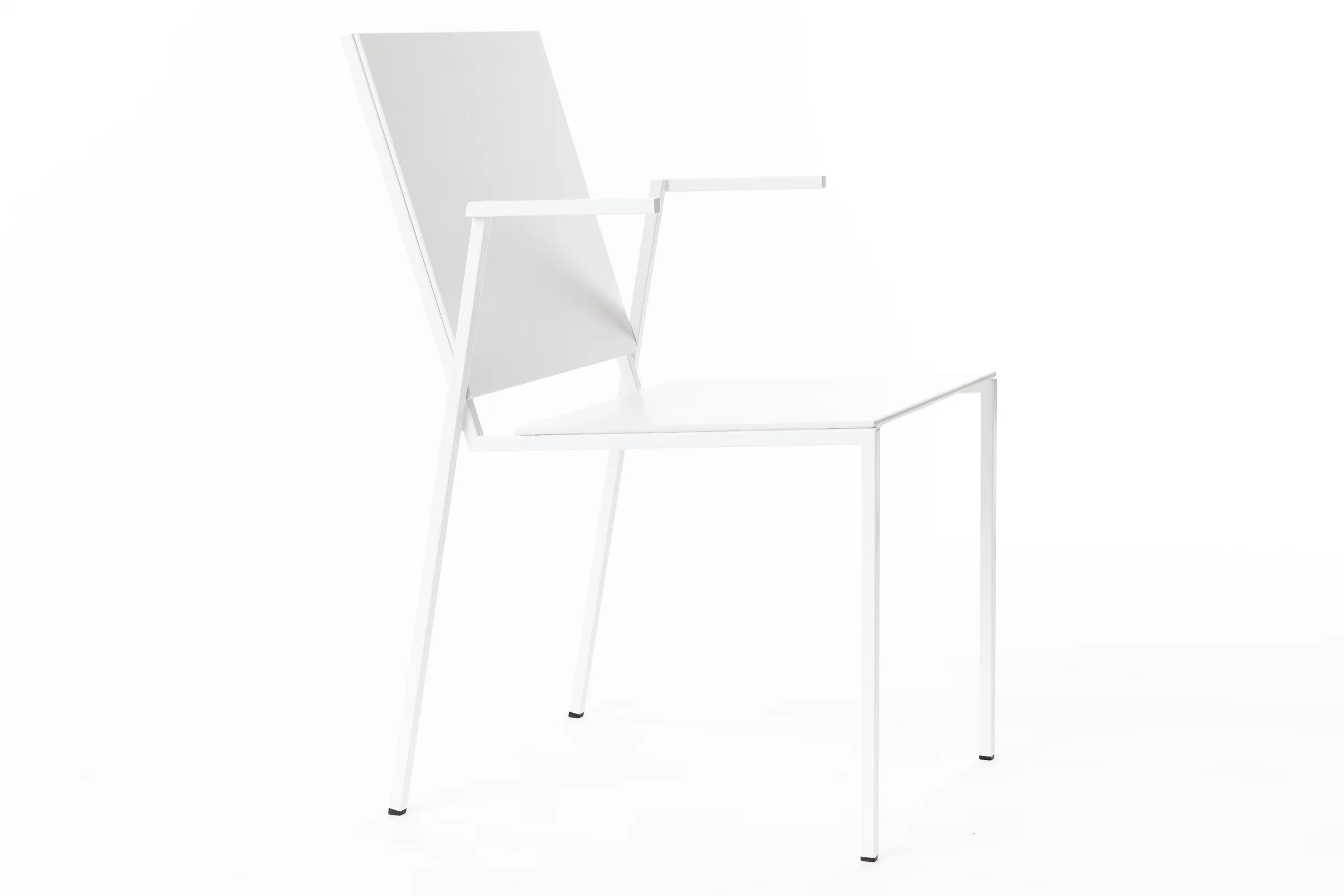 mllmtr_shop image 03_kiila Sn WOW_stackable chair_front left view _WHITE BACKGROUND.jpg