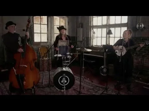 Hobo Love Song : Rehearsal at the Mule Spinner