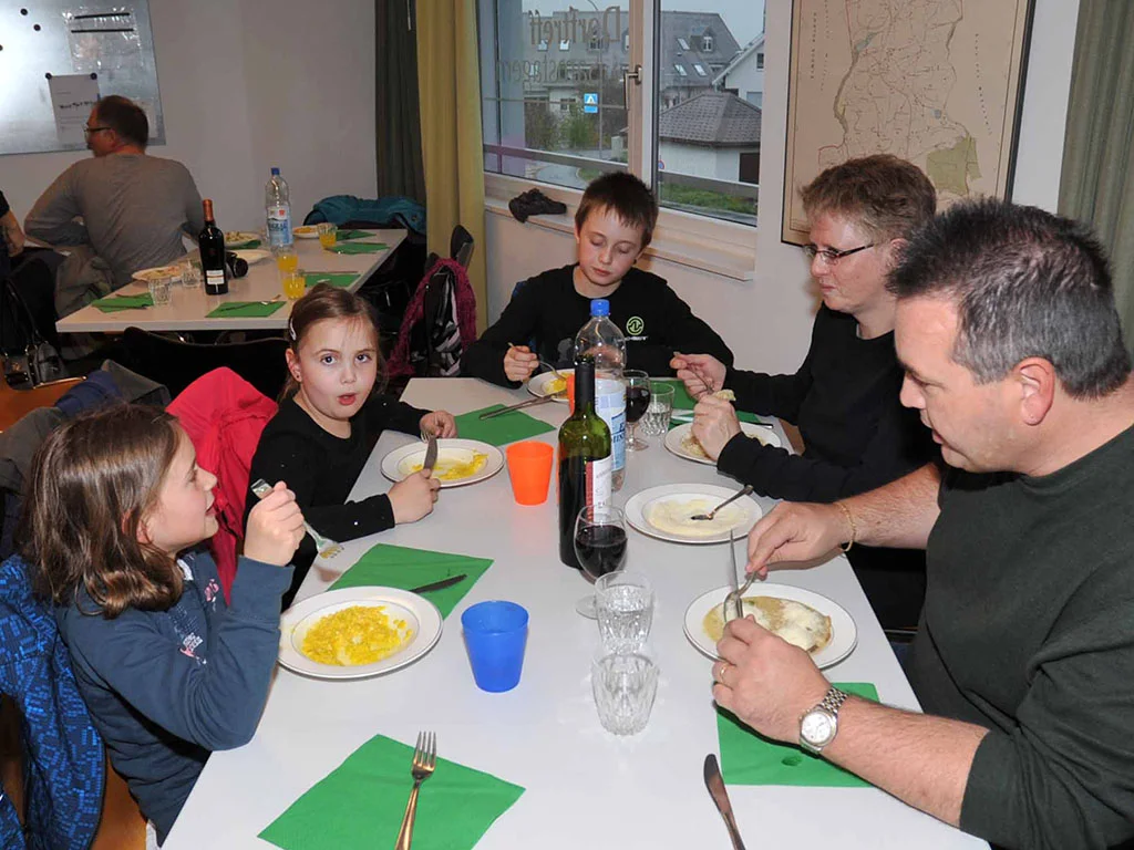 forum-samstagern-einweihungsfest-dorftreff-ludothek-54.jpg
