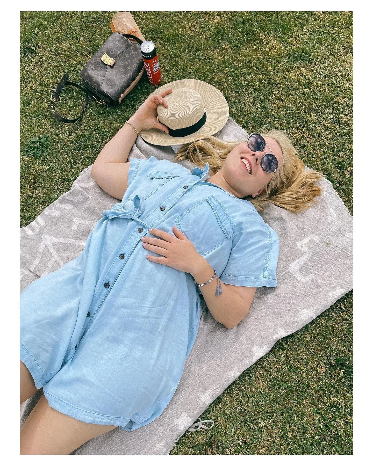 What a great Saturday - the forecast promised crazy rain but we ended up  bathed in glorious sunshine ☀️ After a polo match entre filles and a light tumble down the pony, all I could do was splay out on the grass and pose for @happy.meli 🐎 Hope y&rs