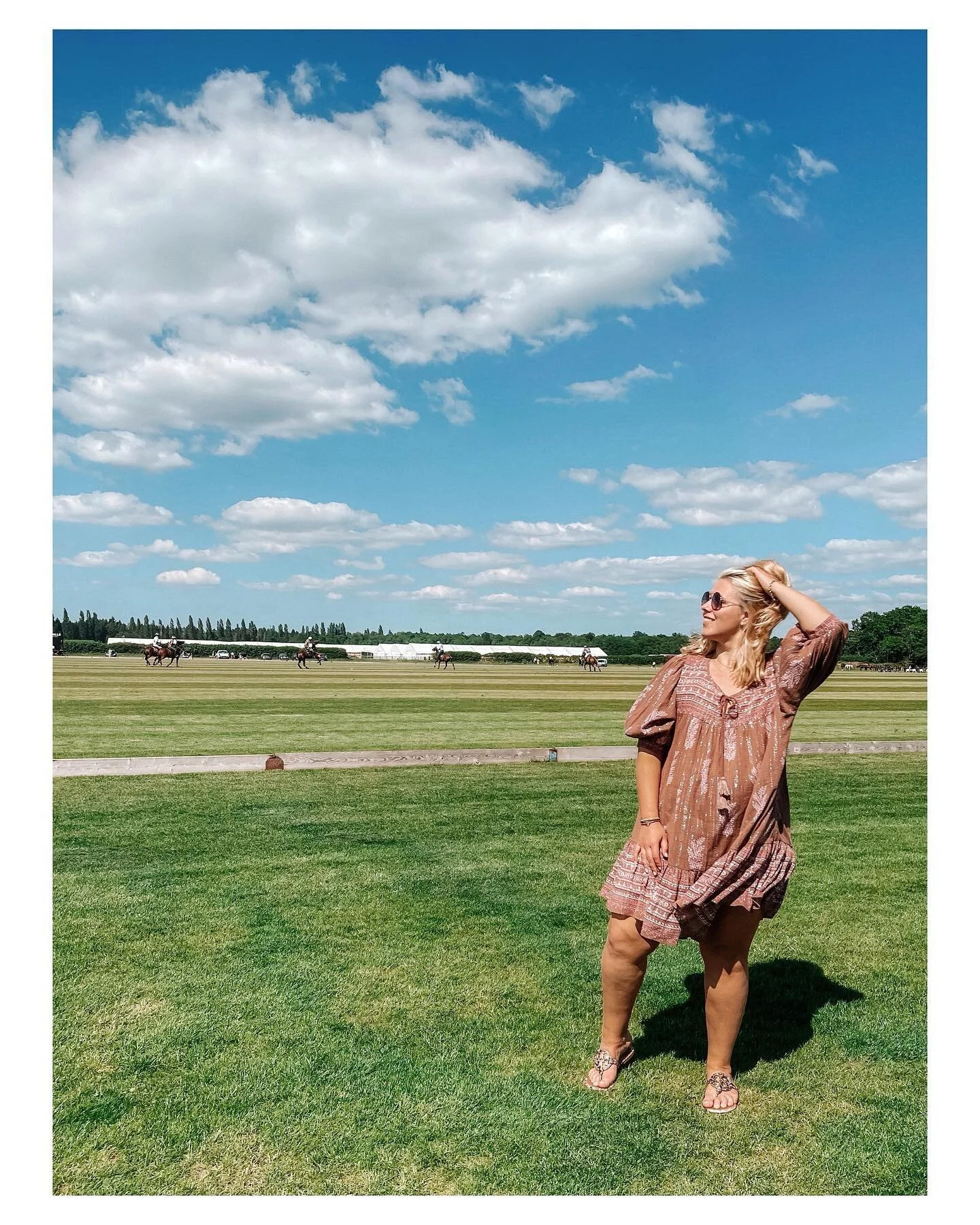 Don&rsquo;t mind me, just flexing my Marilyn Monroe credentials on the @polodechantilly polo field 😎🐎🤩

📸: @happy.meli 
Dress: @daughtersofindia 
.
.
.
.
.
.
.
#breastcancer #breastcancerawareness #cancer #breastcancersurvivor #cancersucks #cance