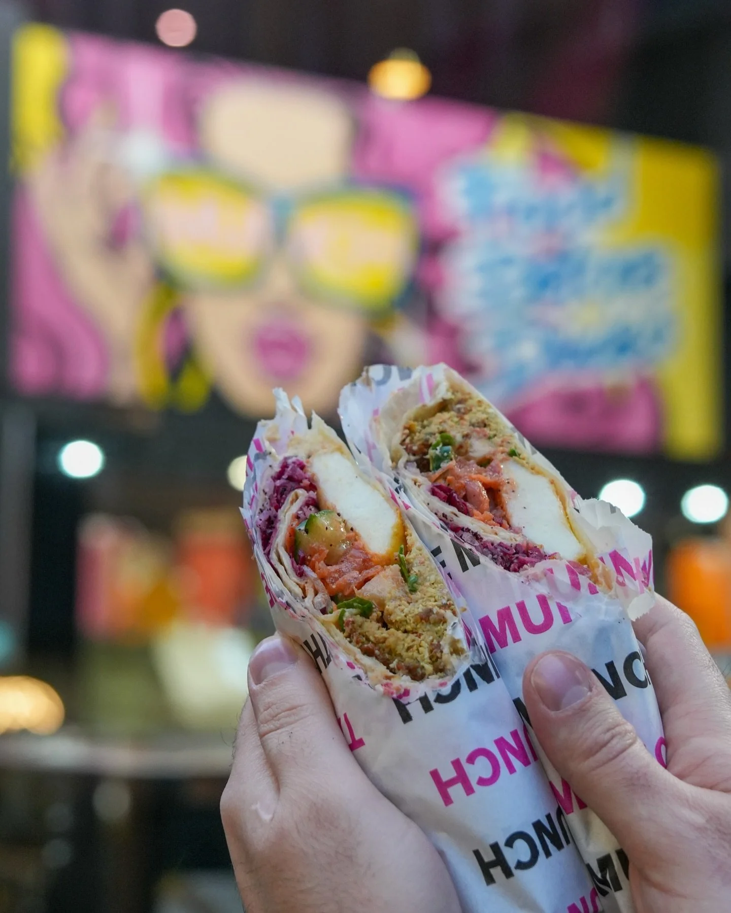 Wrap up the weekend in style 🕶️ Suns out, wraps out - Bringing the flavours to Shoreditch all night 😎