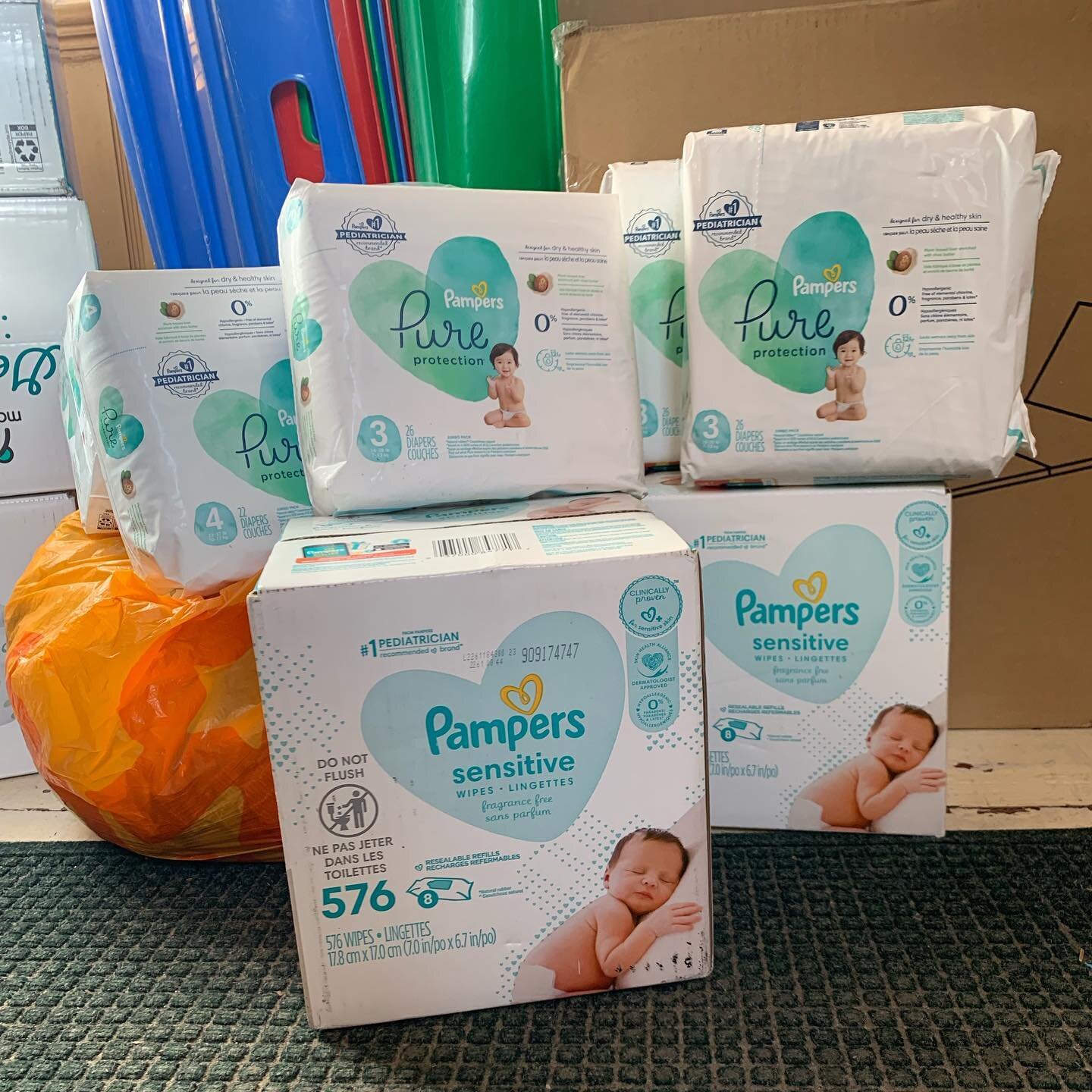 A HUGE thank you to @teammemic for their generous diaper drive donation!! 
🎉😊🙌🏽
Diapers are an essential part of child care and for families. 
A month of diapers for a family with one child can be as much as $120 a month depending on brand, and u