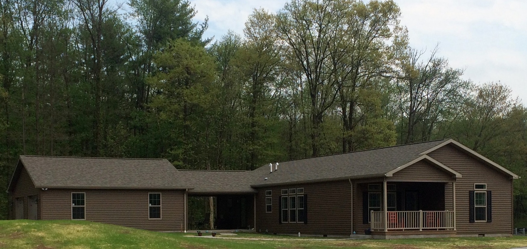 Multi-Section home w/ Breezeway & Garage
