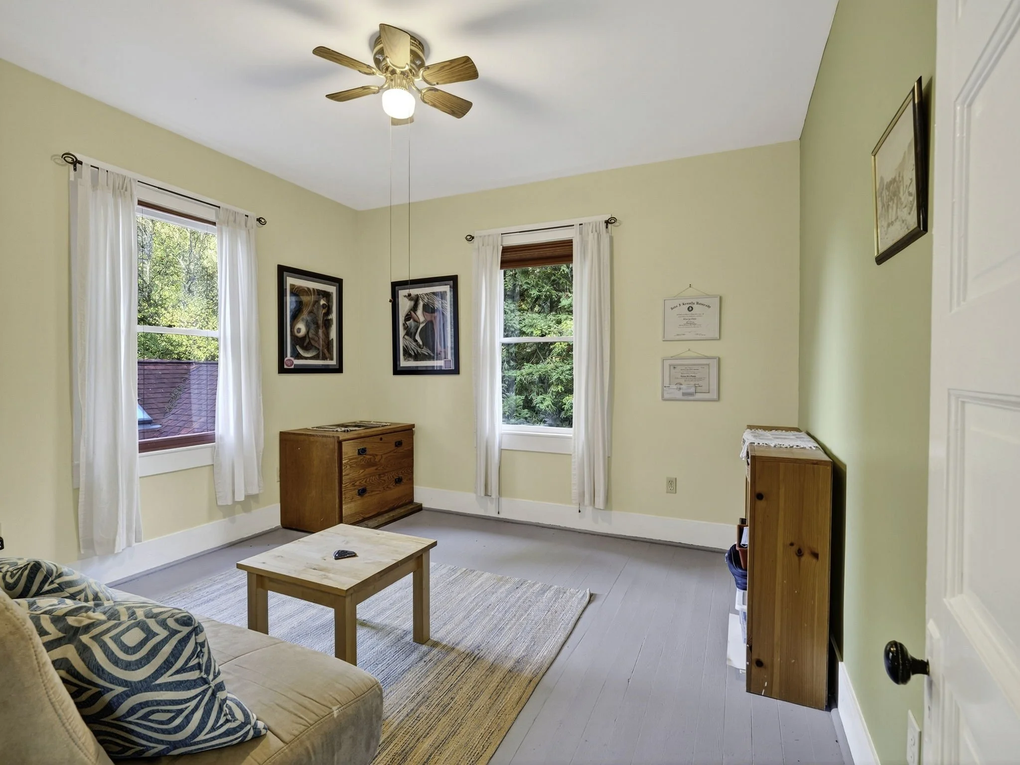 Secondary bedroom