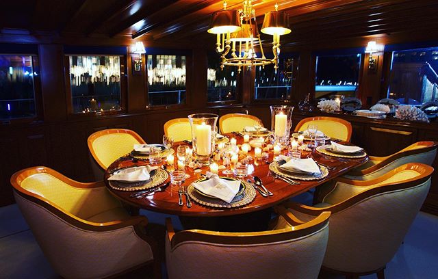 Dream dinner aboard this dream yacht 💥 Available for private hire. Private message us for enquiries .
.
.
#NYC #NYCDreaming #interiordesign #gentlemanyacht #yachtlife #travel #travelblogger #mytravelgram #traveladdict #wanderlust #boatlife #jetsetli