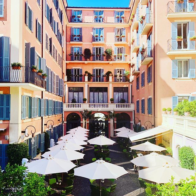 Still our favourite garden in Rome 👏 @hotelderussie @roccofortehotels .
.
.
#gardengoals #hotelgarden #augustvibes #travelgram #travelblogger #travel #rome #hotellovers #boutiquehotel #summertime #jetset #travelholic #hotelsoftheworld #travelholic #