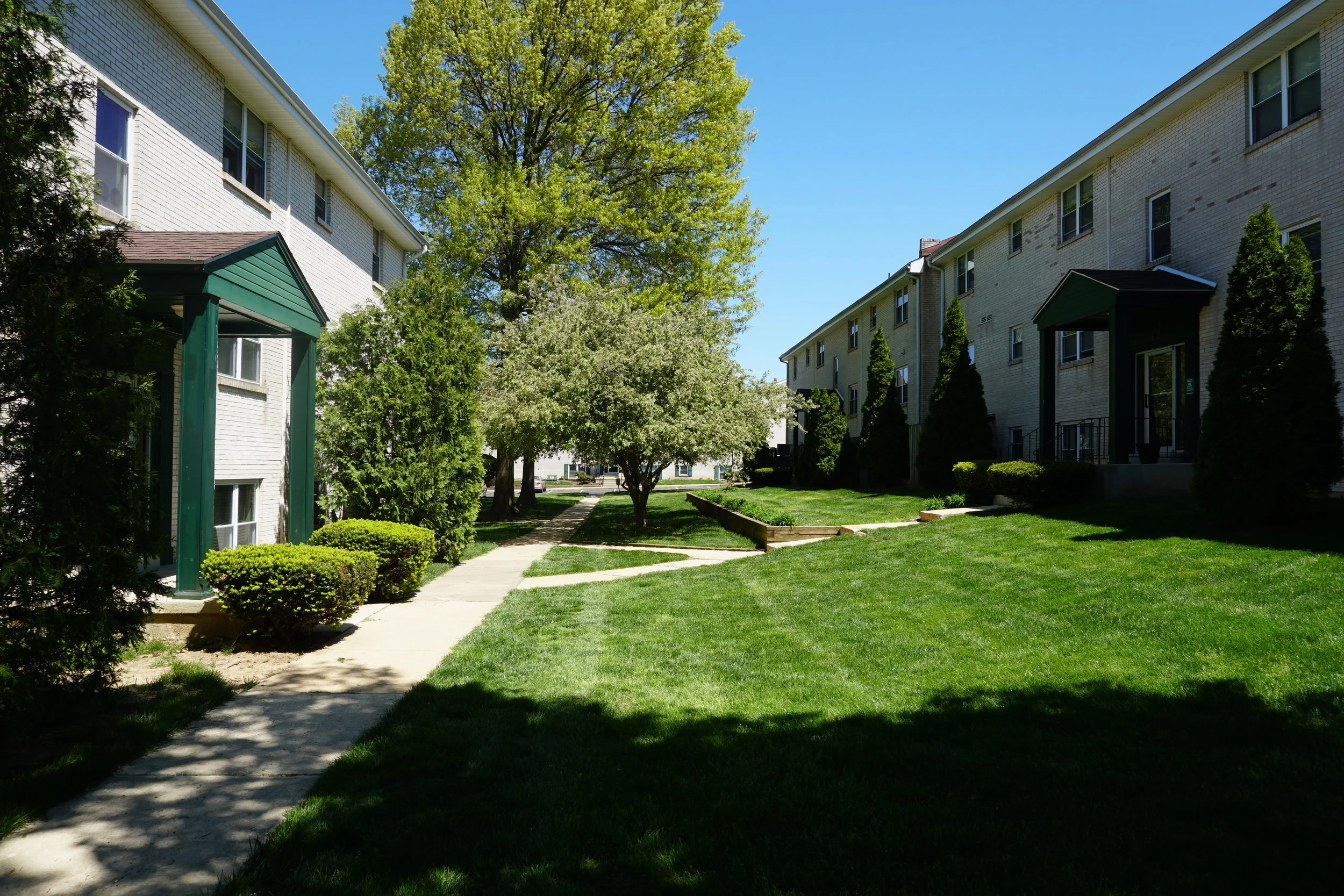 Harbor Club Apartments