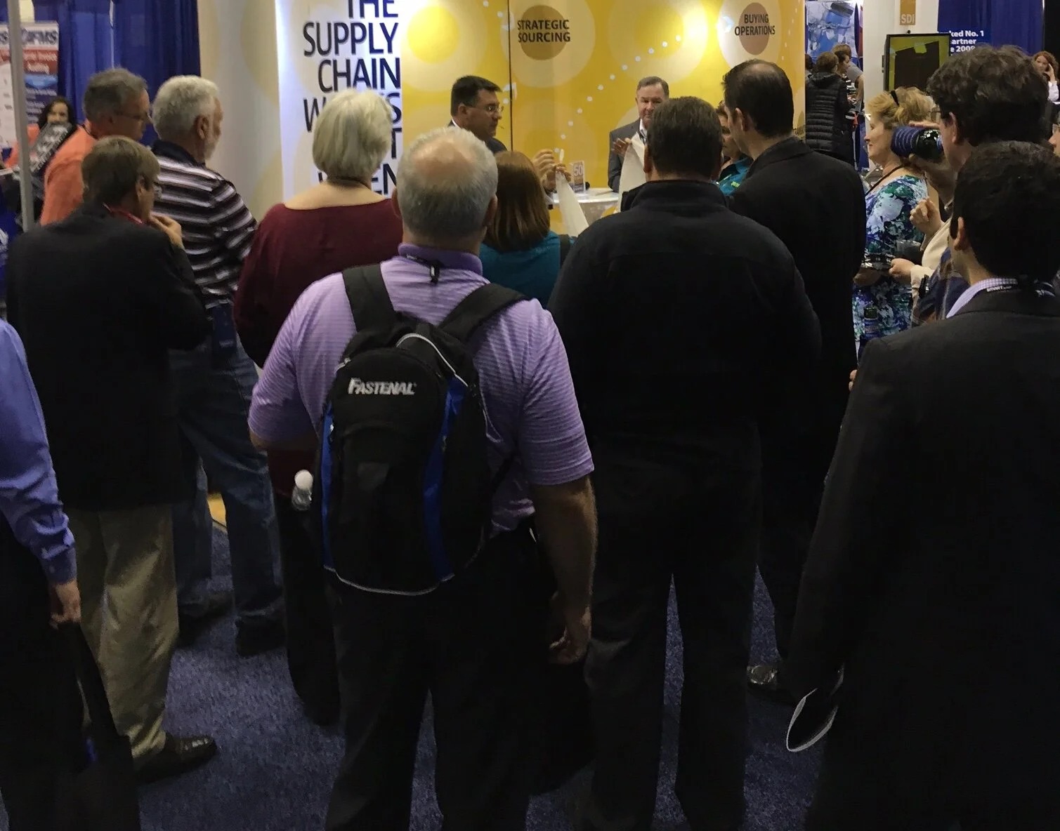 How To Take Advantage of a "Networking Reception in the Exhibit Hall” and Have More Conversations with People Who Will Buy From You