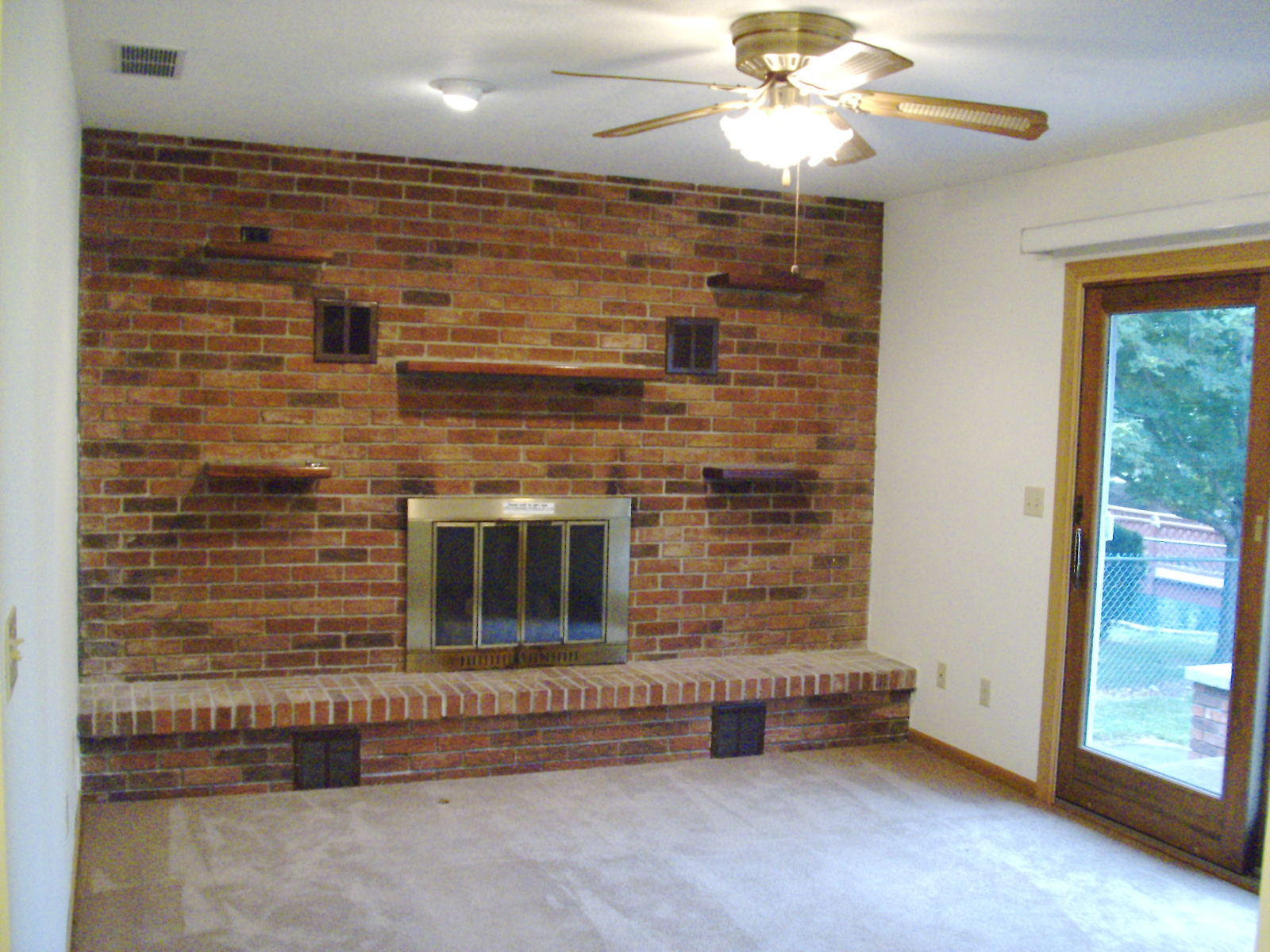 1741 fireplace in LR.JPG