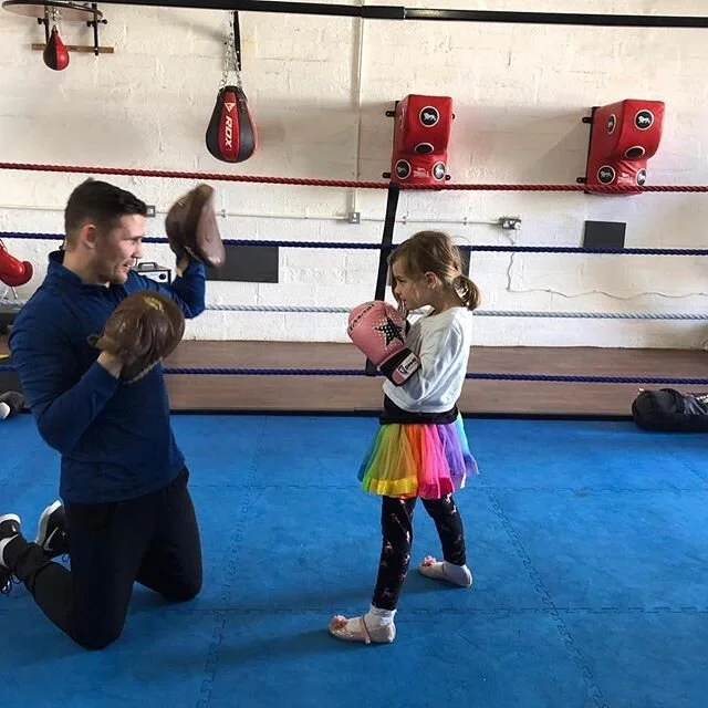 IOW Assassin and Father&rsquo;s Day ❤️🥊 Not seen this little one since March here&rsquo;s hoping we can get to see her soon and she&rsquo;s not continually taught to call someone else her Dad #bethany #morris #jay #morris #dadsanddaughters
