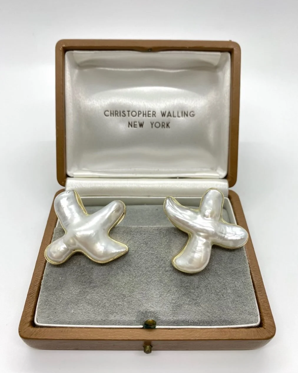 I started producing what became my most iconic design in the late 1970s &amp; now these single-Pearl earrings (Freshwater) have become virtually the sign of an International Club❗️I cordially invite you to join it‼️