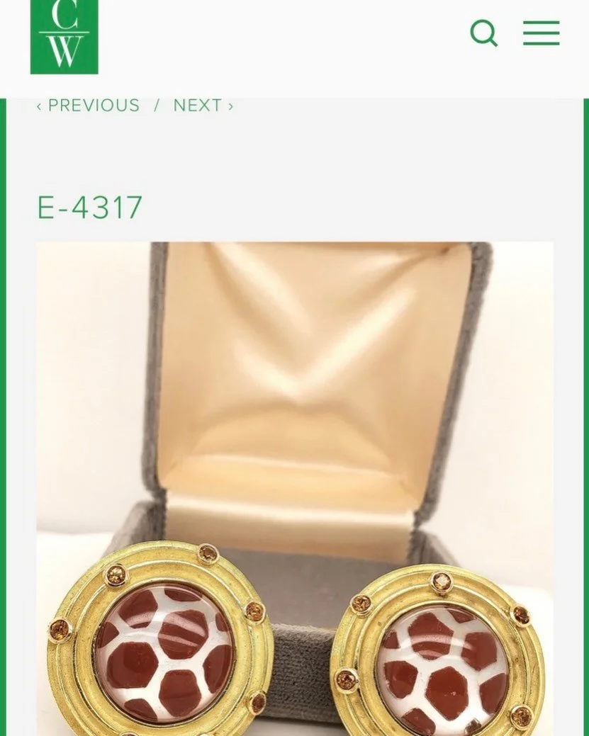 So who doesn&rsquo;t love a Giraffe❓ No one - that&rsquo;s whom❗️Framed by Mandarin Garnets - as Garnets are this month&rsquo;s Birthstone for two more days‼️ Visit us: by appointment at 57th &amp; Park Avenue. 917-353-1941.