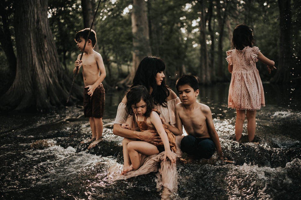  Lifestyle Maternity/Family Session at Cibilo Nature Center, Boerne, Texas. 