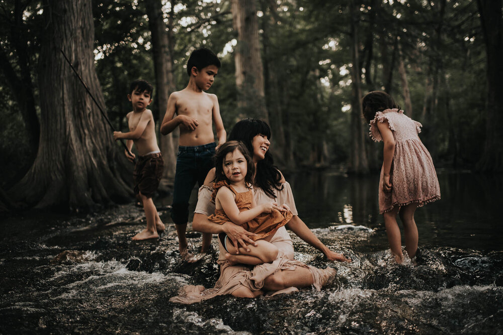  Lifestyle Maternity/Family Session at Cibilo Nature Center, Boerne, Texas. 