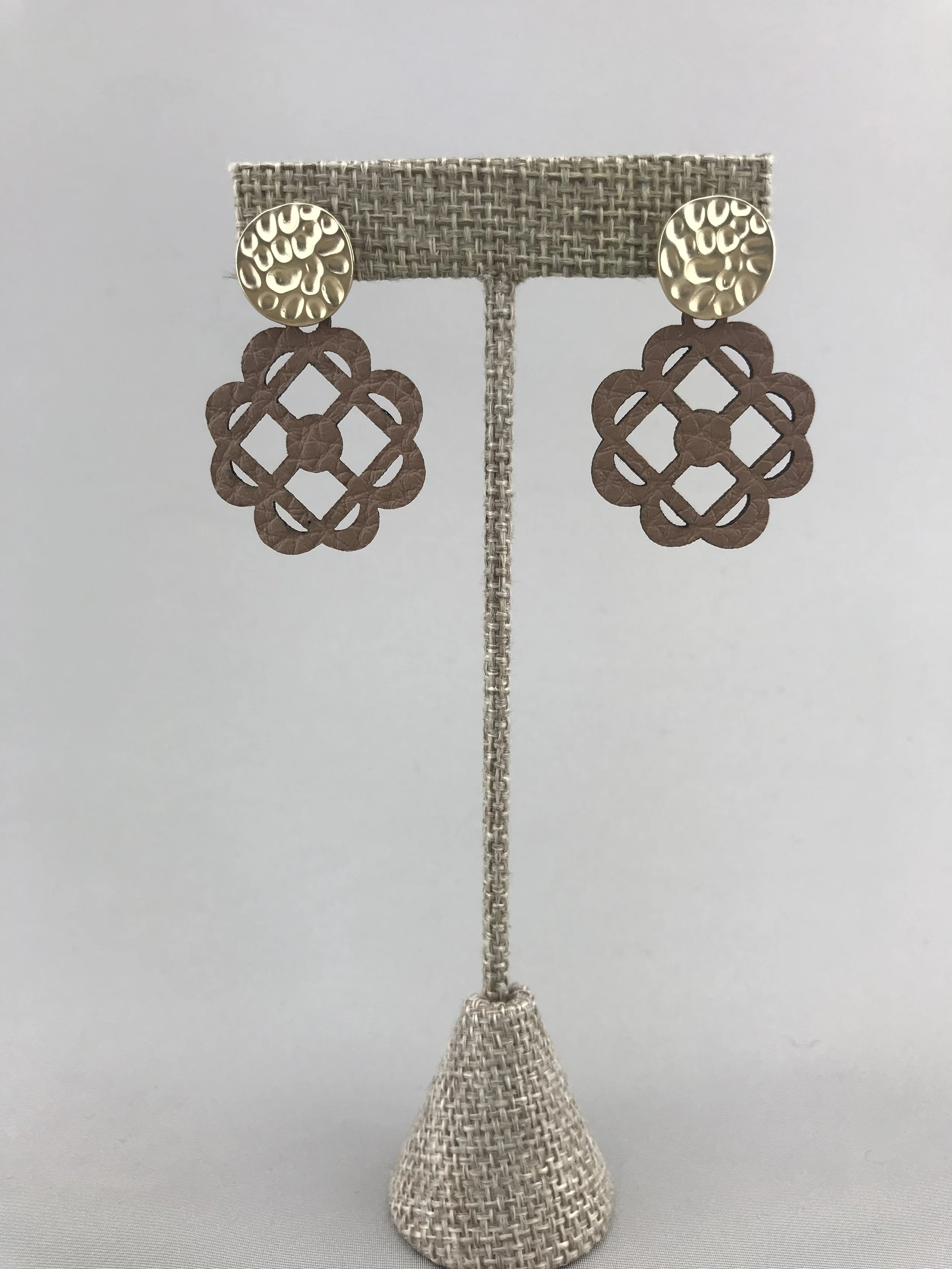 00E718DD-F642-444C-BC7A-4072D1F4AE0F