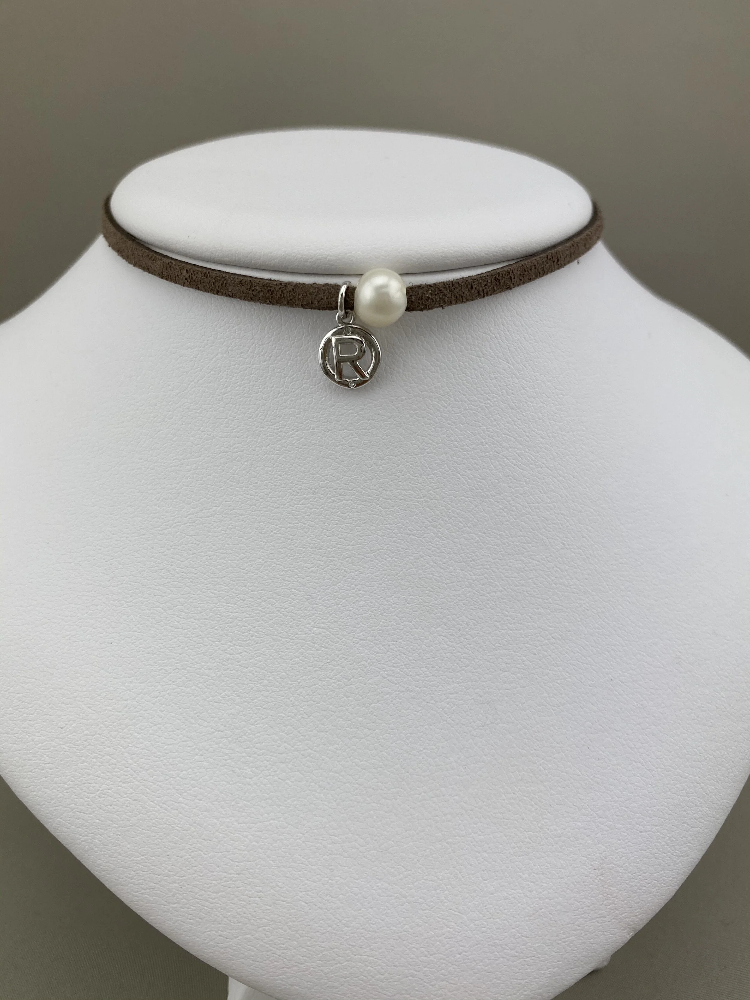 5747BC79-6113-4B2B-94D2-9ED8FA4EDEF1