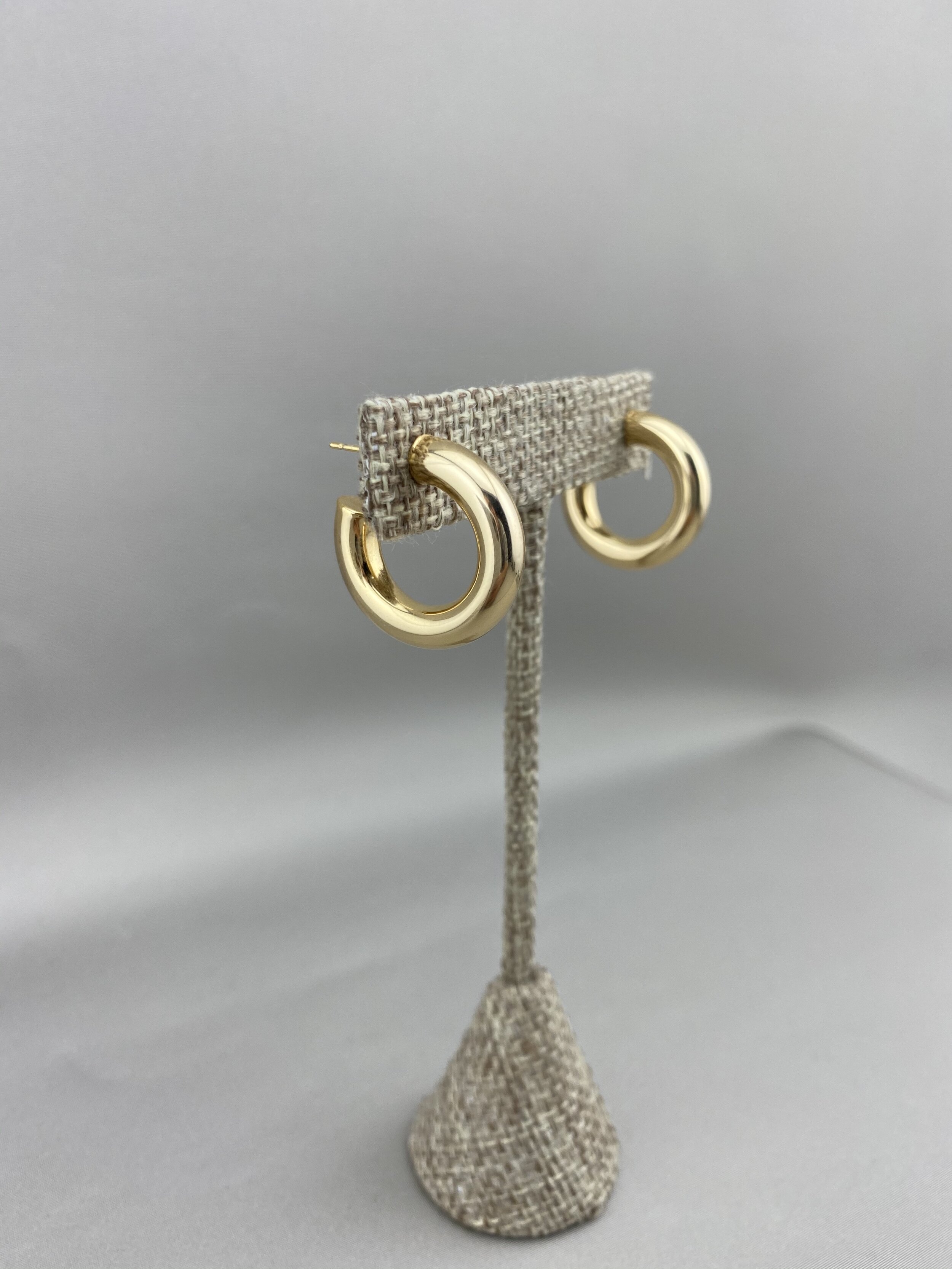 E2E735B1-A894-463C-9946-7D67325D7185