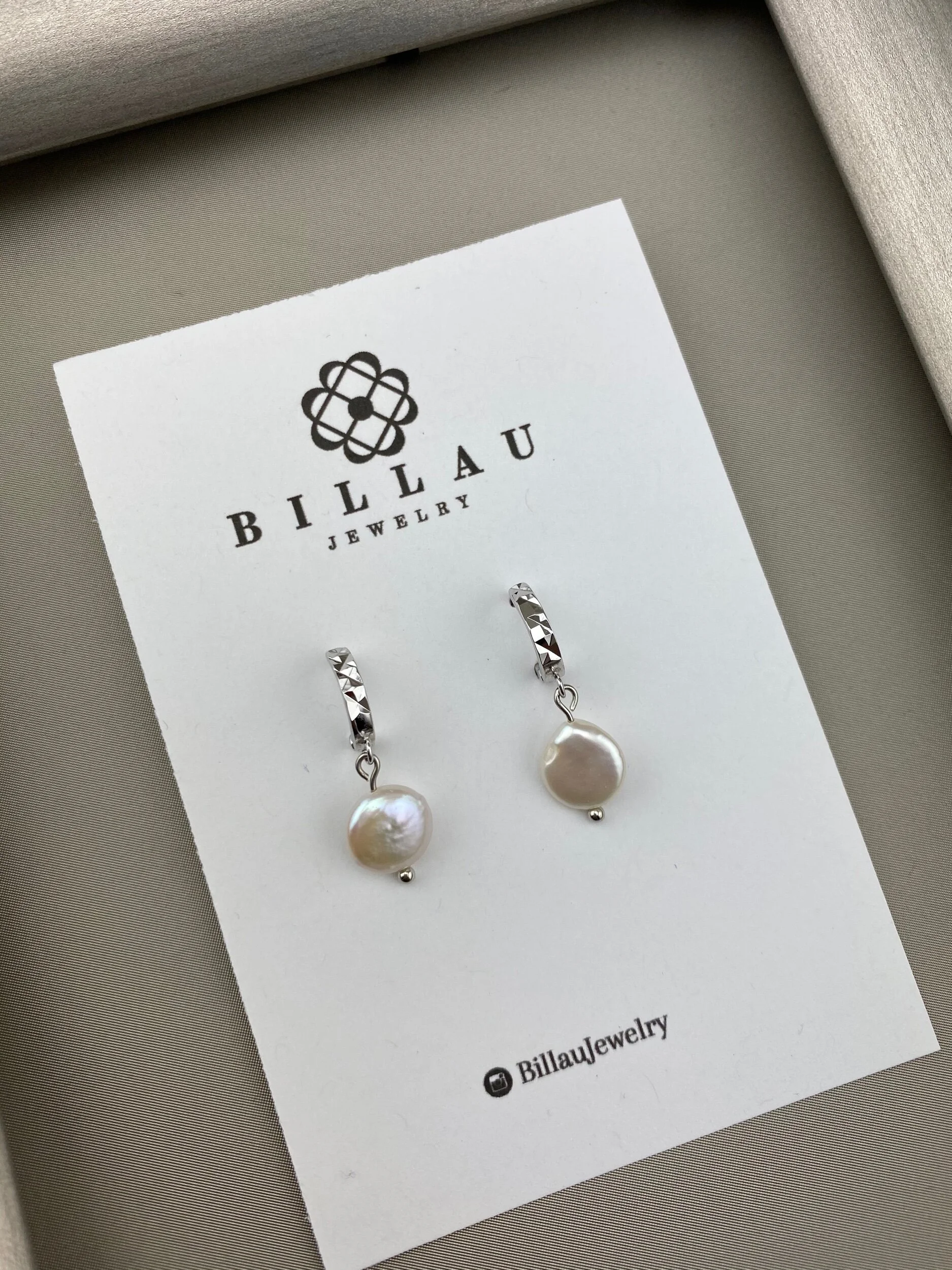 3AB7E3E6-4F79-41B0-9321-5150CAFFB88E