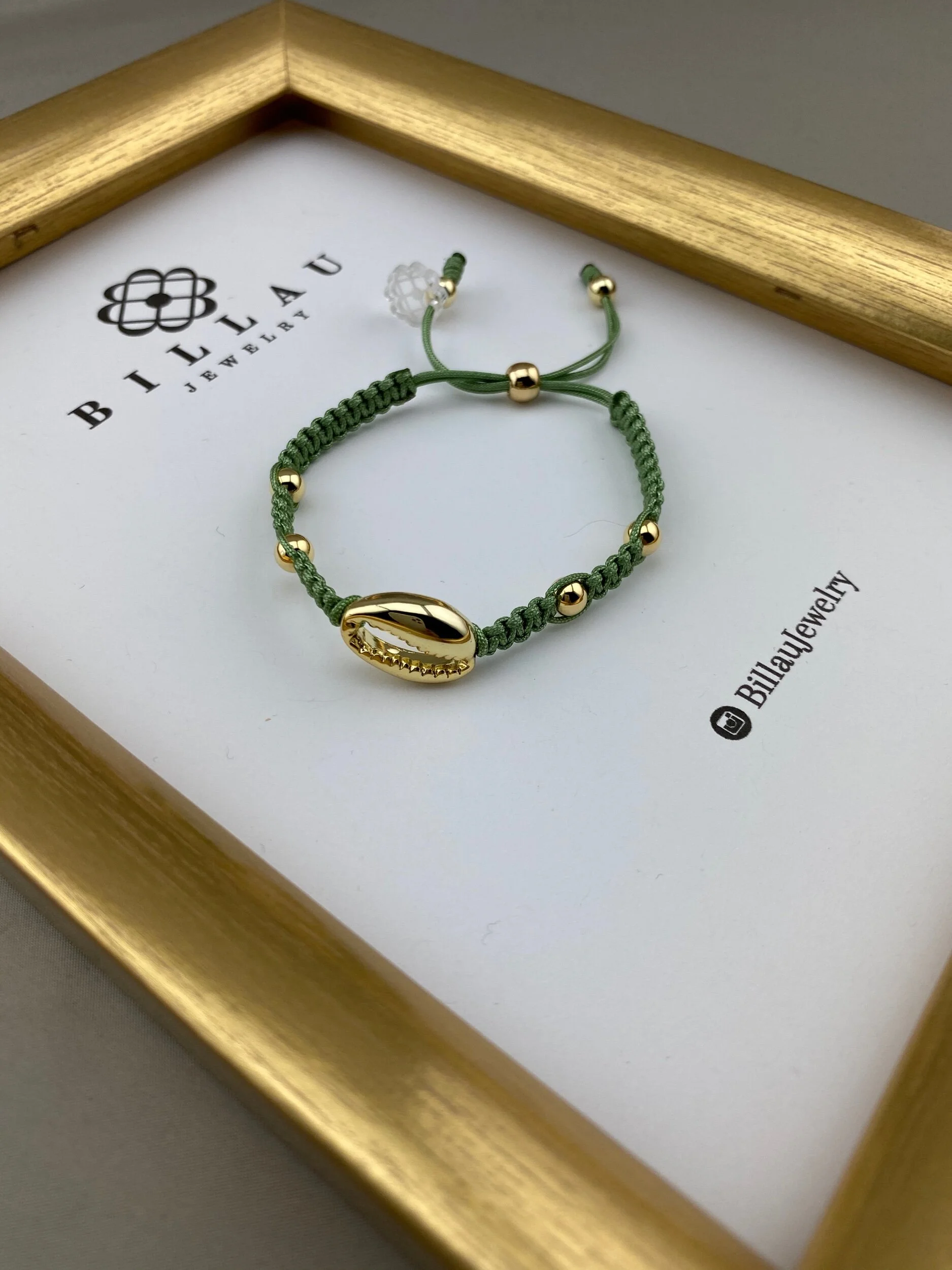 AF839BE0-DF85-4397-B0C8-888387C23C3B