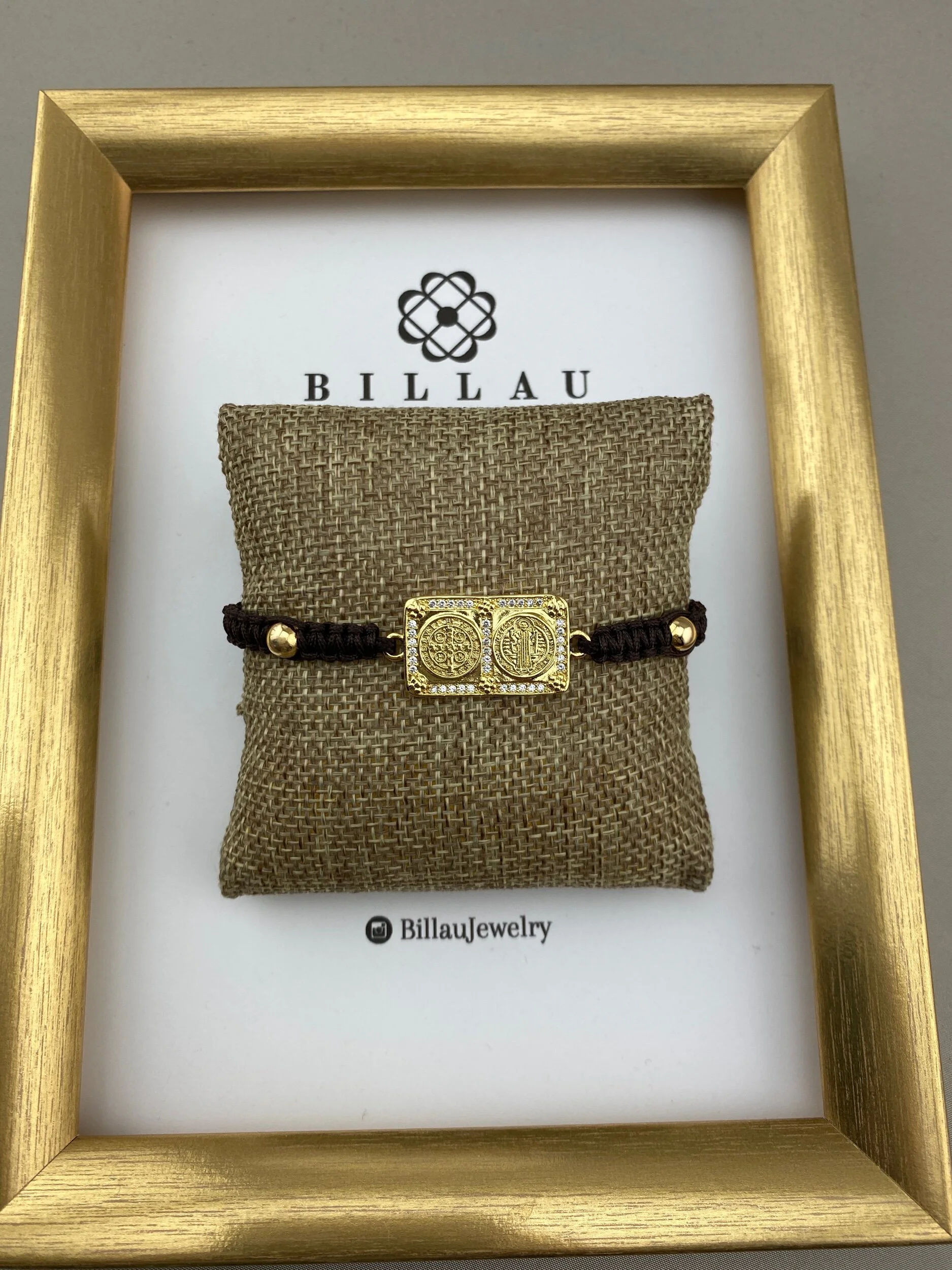 AF2E5B6C-941D-483D-BAC1-D74C711D303B