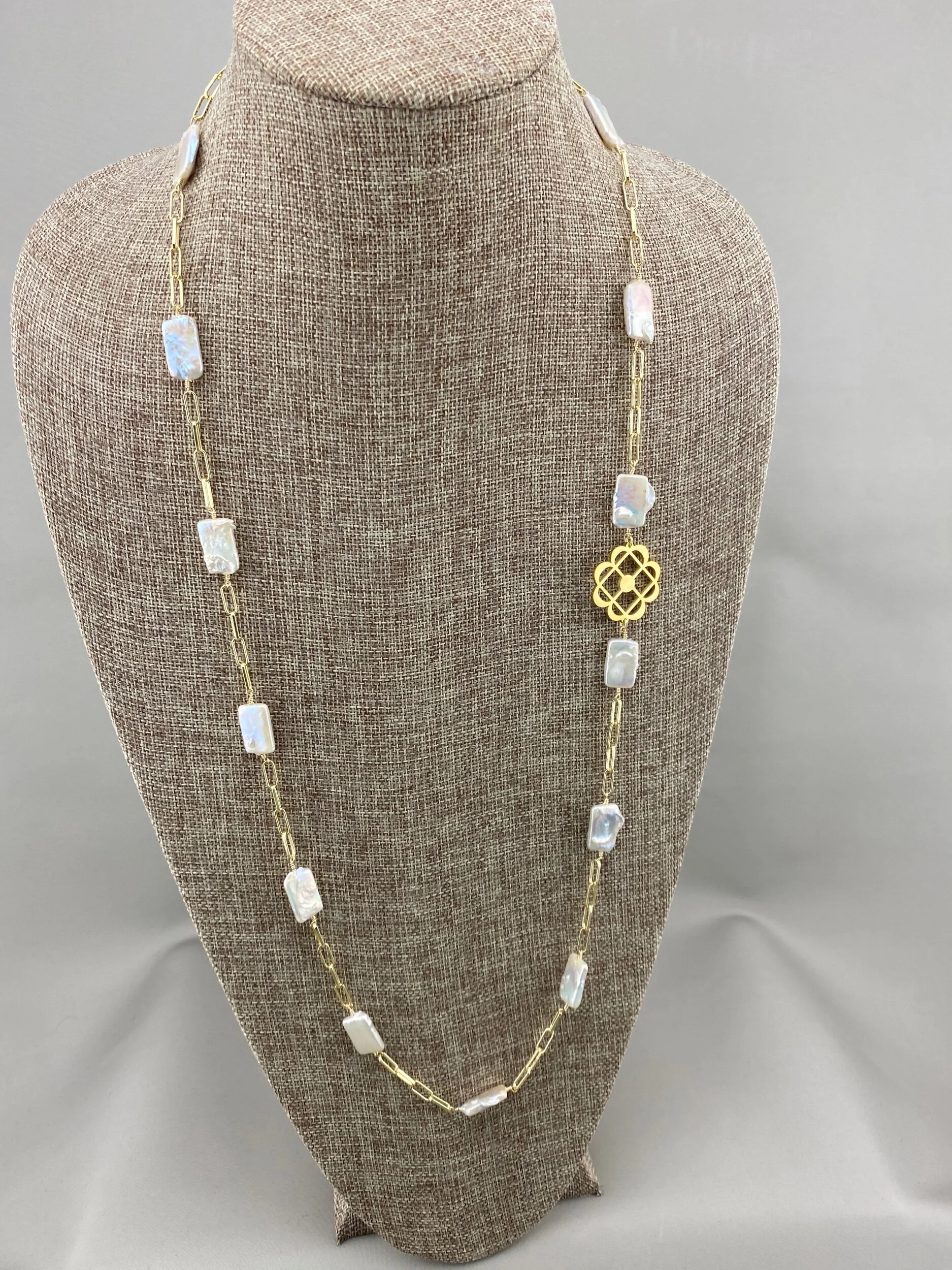 60141EBB-4A72-47E5-81C1-1C8BADFBB86E