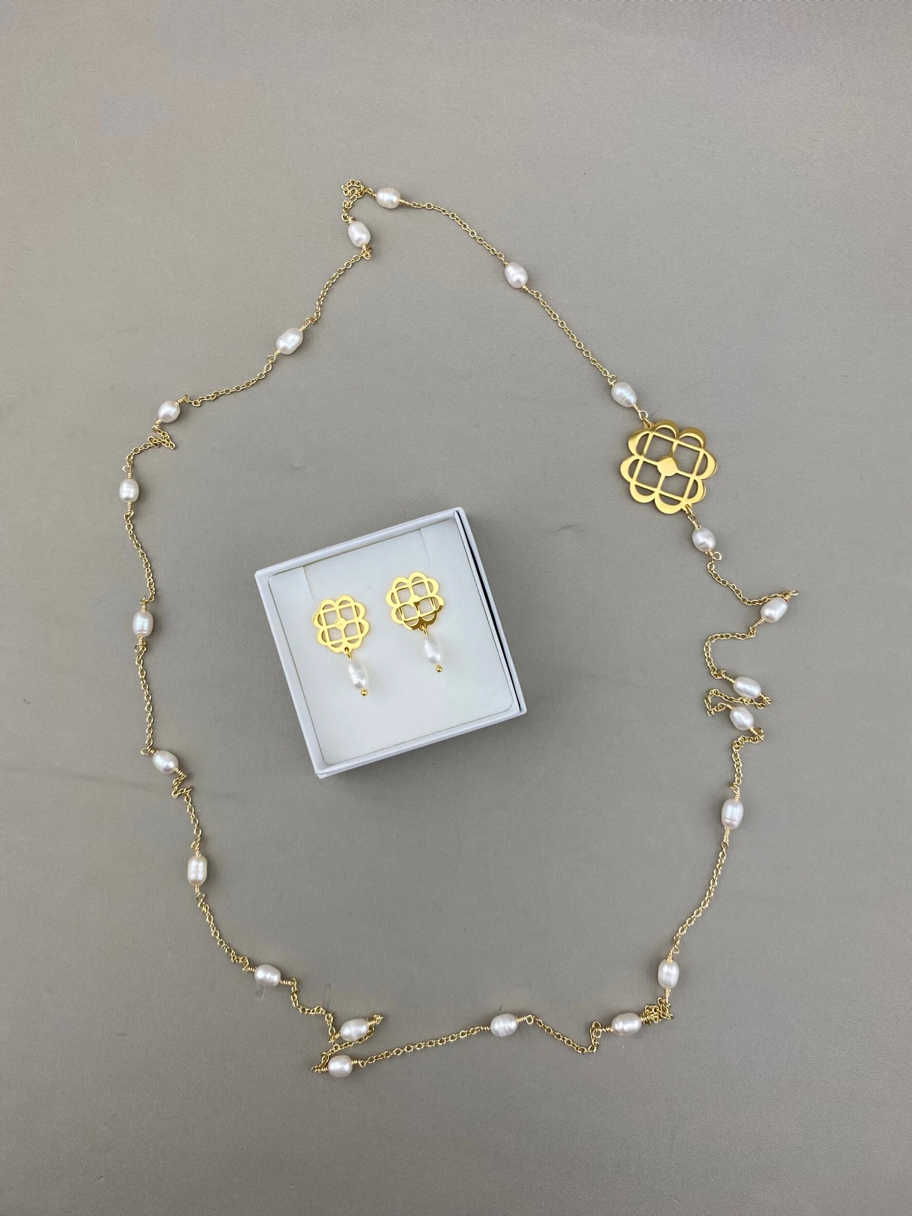 DEF63B6C-7A0A-40B0-B2AA-F607394F5A35