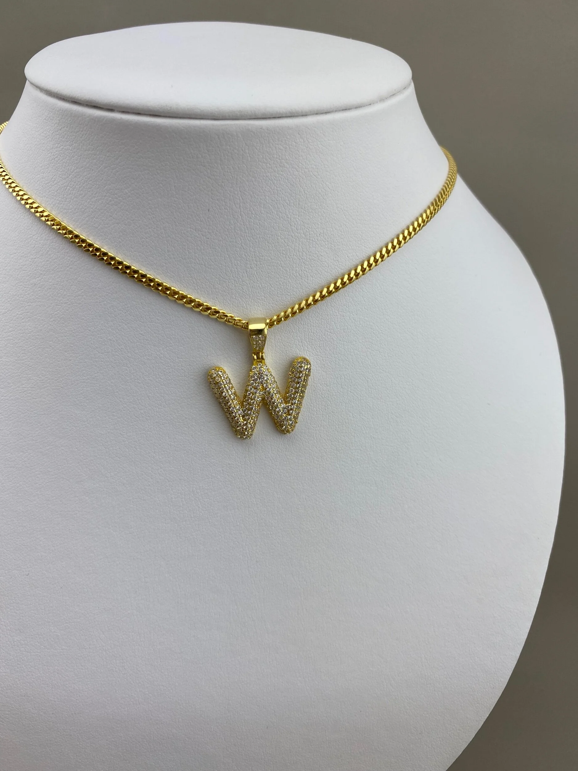 0AEBEF49-45F4-469F-A56B-9F901F3405E8