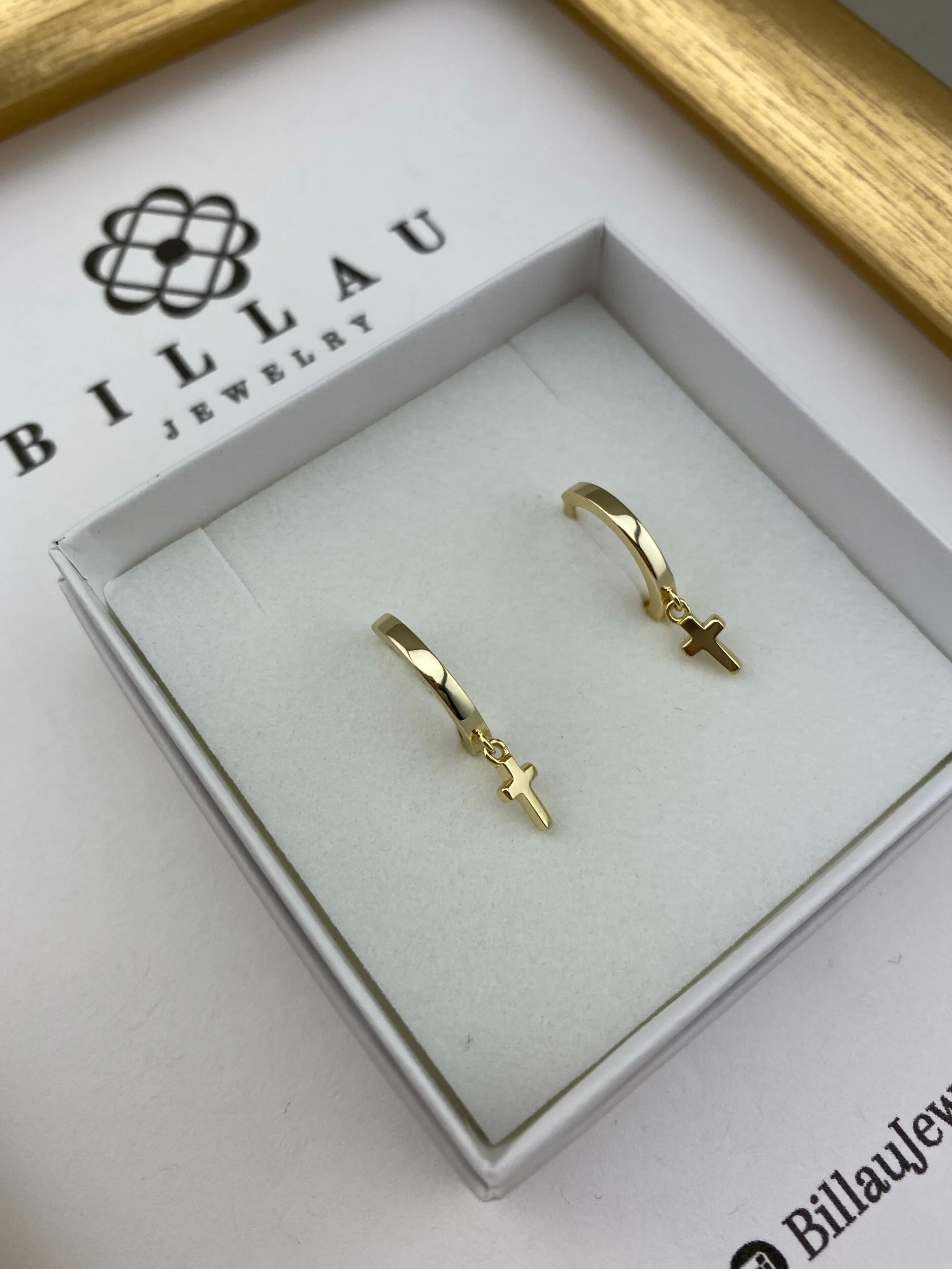 9122F951-AF12-4C6A-883C-74499D9425D8