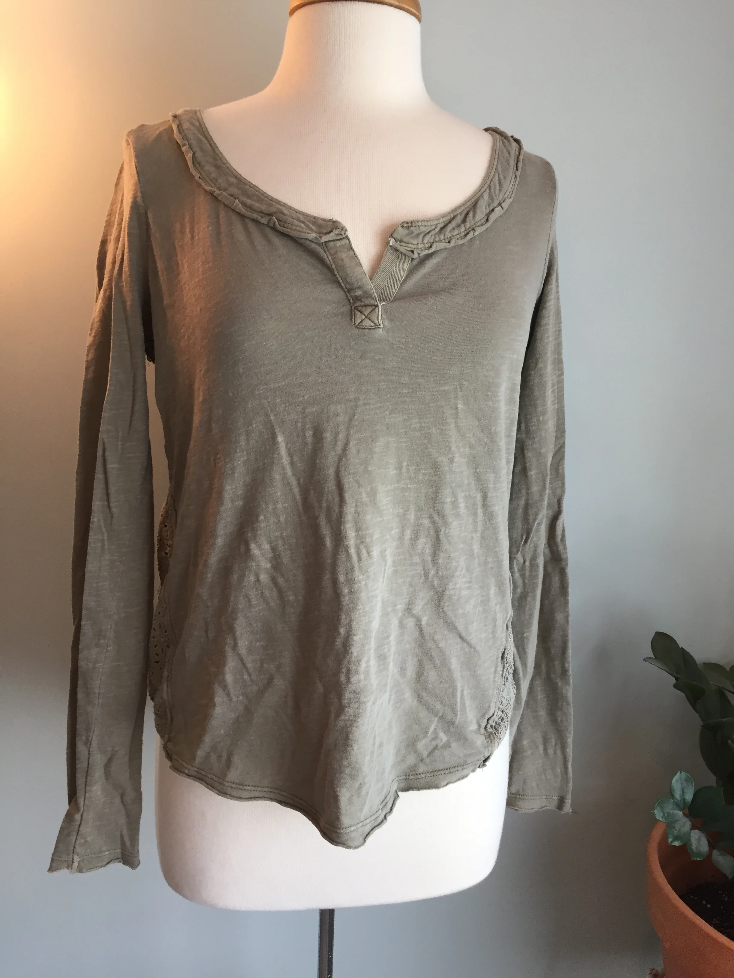 Free People, Long sleeve lace details, size S