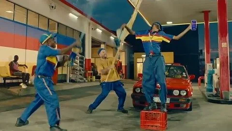 🚨#newworkalert starting the year strong with a lot of fun by the talented @amyallais and the creative team @mcsaatchiabel for @supersportbetza 
Client: @supersportbetza 
Cathy Le Roux
Barrie Swart
Ben Smith
Estelle Nagel
Steve Monaghan
Agency: @mc