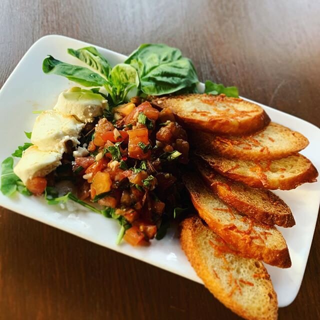 Ordering takeout tonight? Be sure to try some of our incredible new food items like the Smoked Bruschetta - Smoked tomatoes in balsamic, basil, and red onion with toasted baguette crostinis and goat cheese. 😋 We&rsquo;re open for takeout orders 5pm-