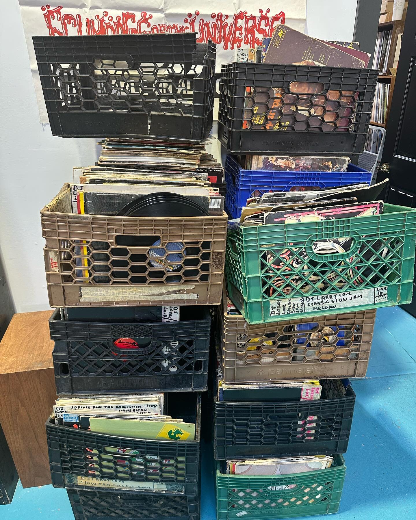 Dollar sale at banker st this weekend - 1000s of unseen 12&rsquo;s from a big dj collection  out on the sidewalk, along with a buncha other cheapies for you :)