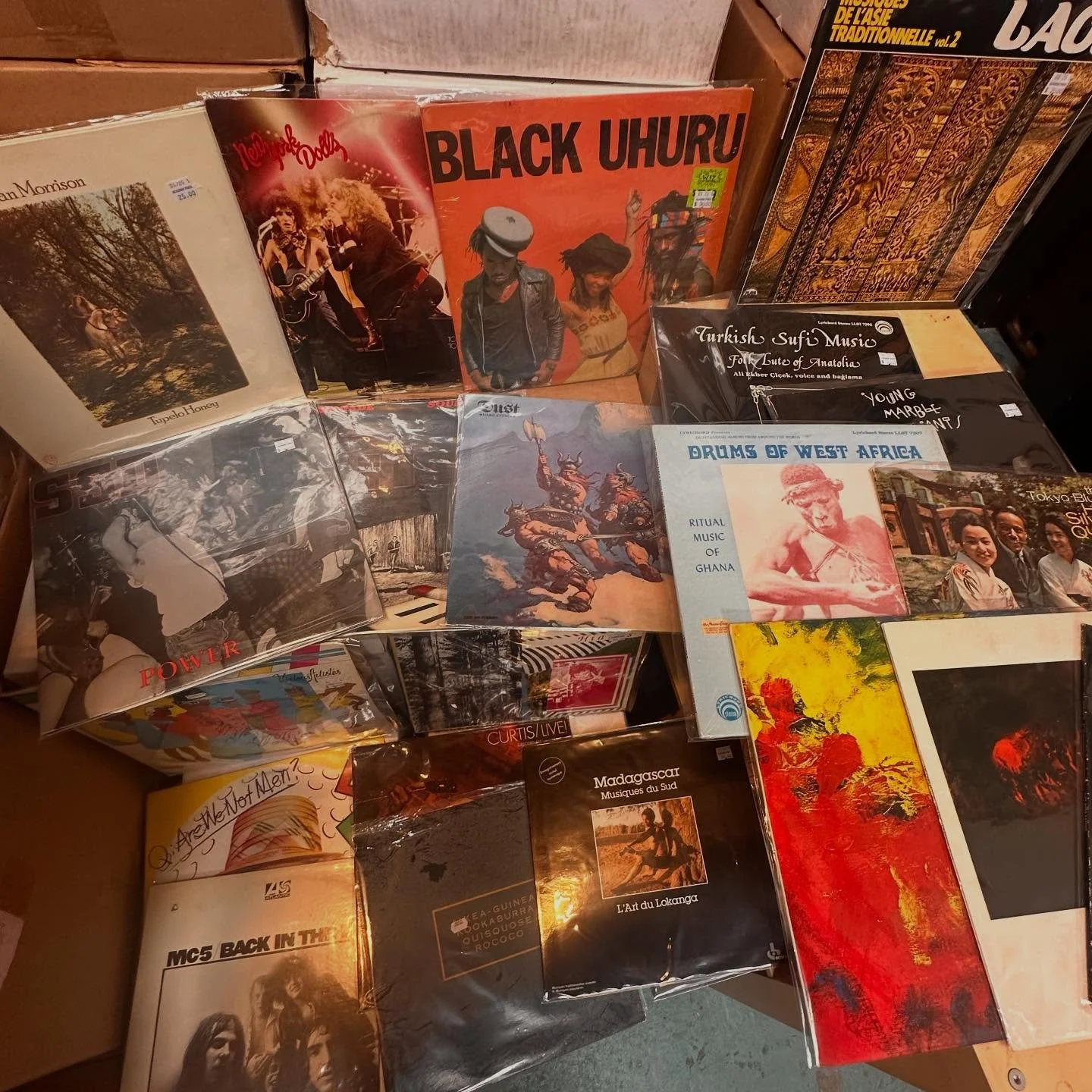 Bad pic of good records at banker st, many more not pictured as always ‼️