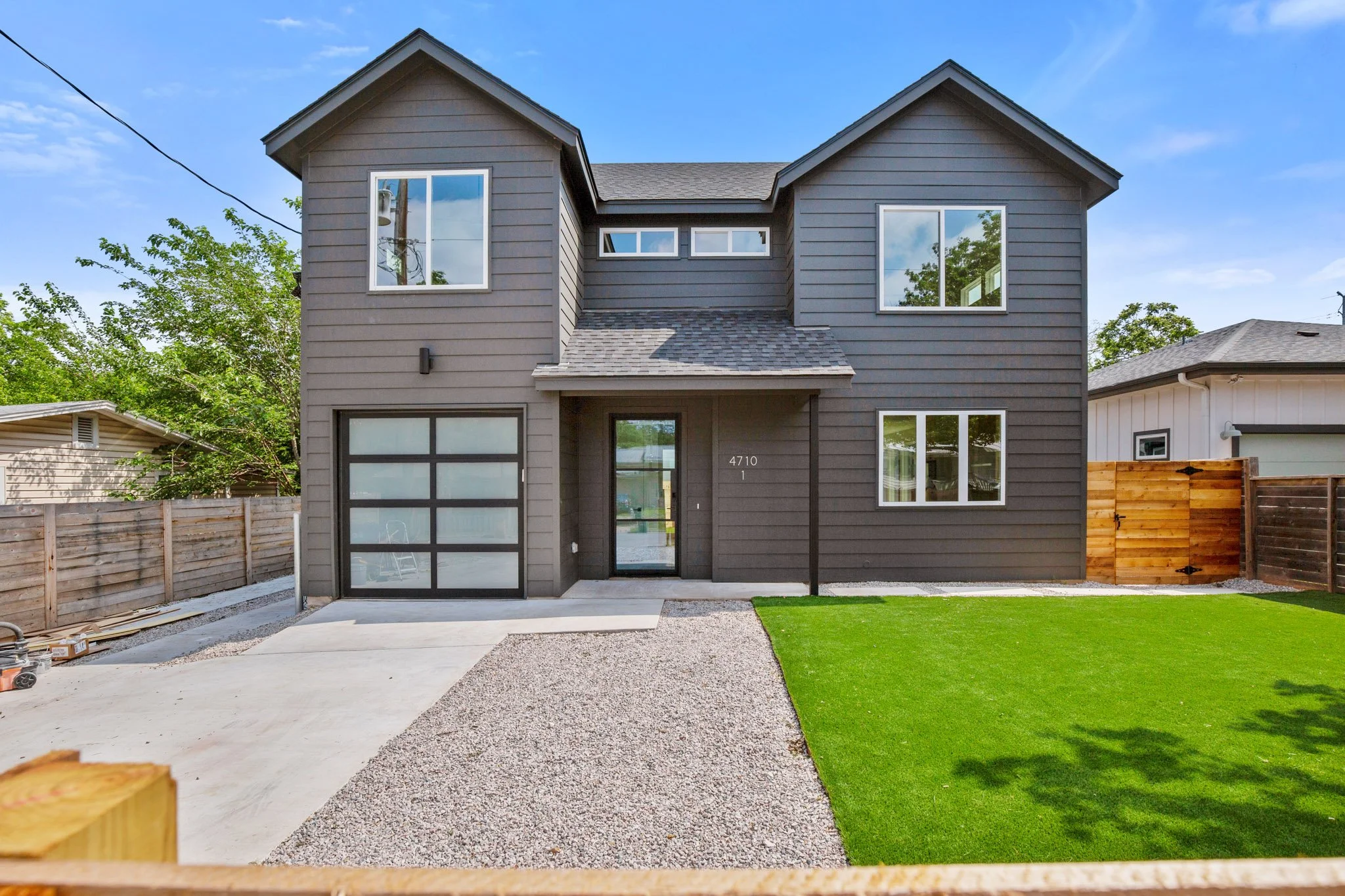 4710 Louis Unit 1 - Exterior front 2.JPG