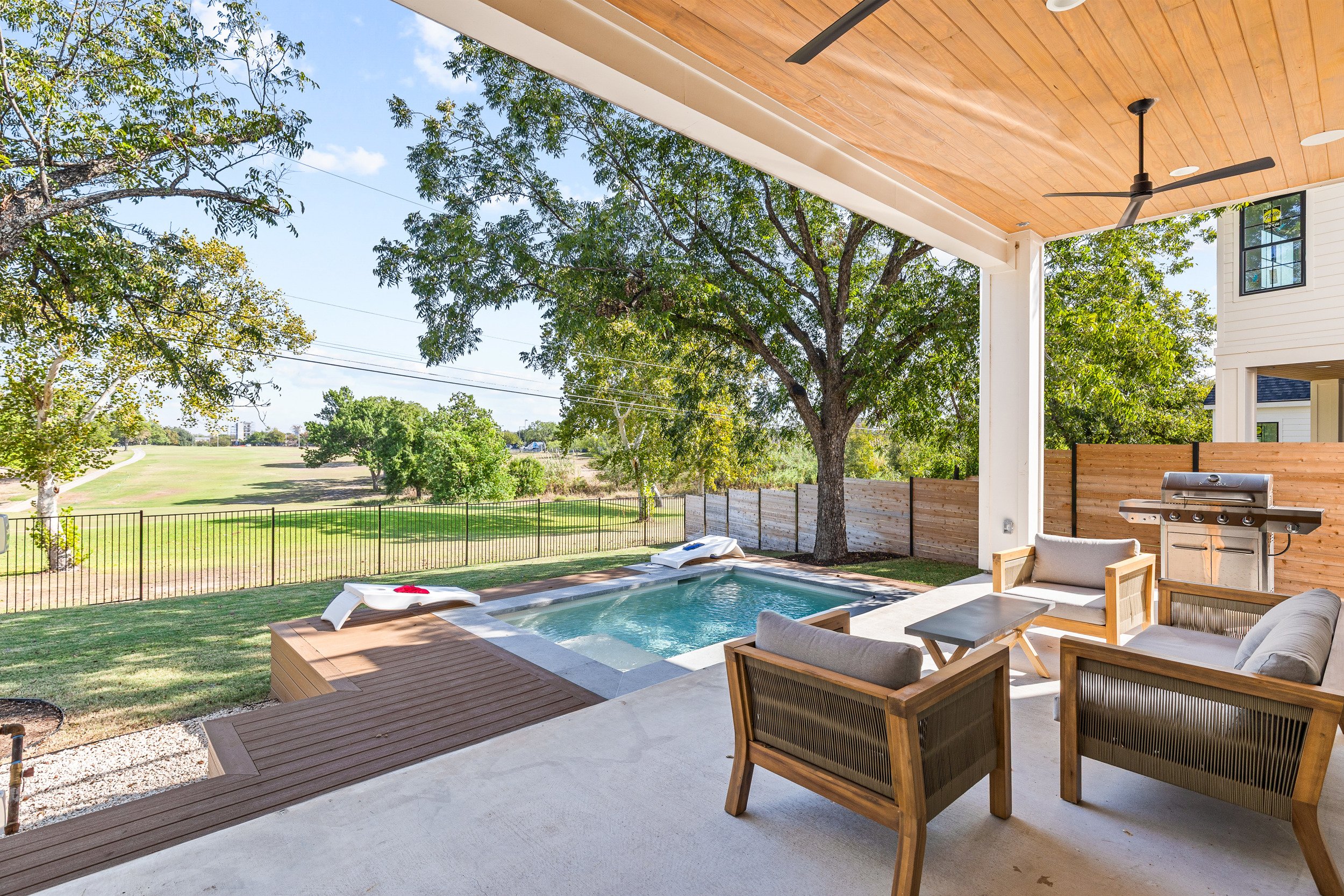 elucidate estates - 5702 penick dr-180.jpg
