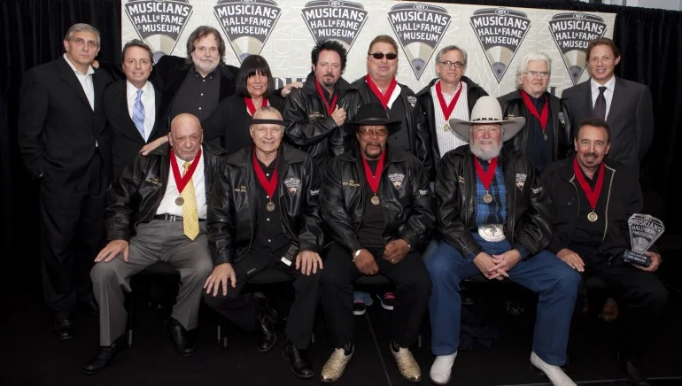 (photo_1)_IMG_3833_Musicians_Hall_of_Fame_09_BMI_photo_edit_770_436_90.jpg